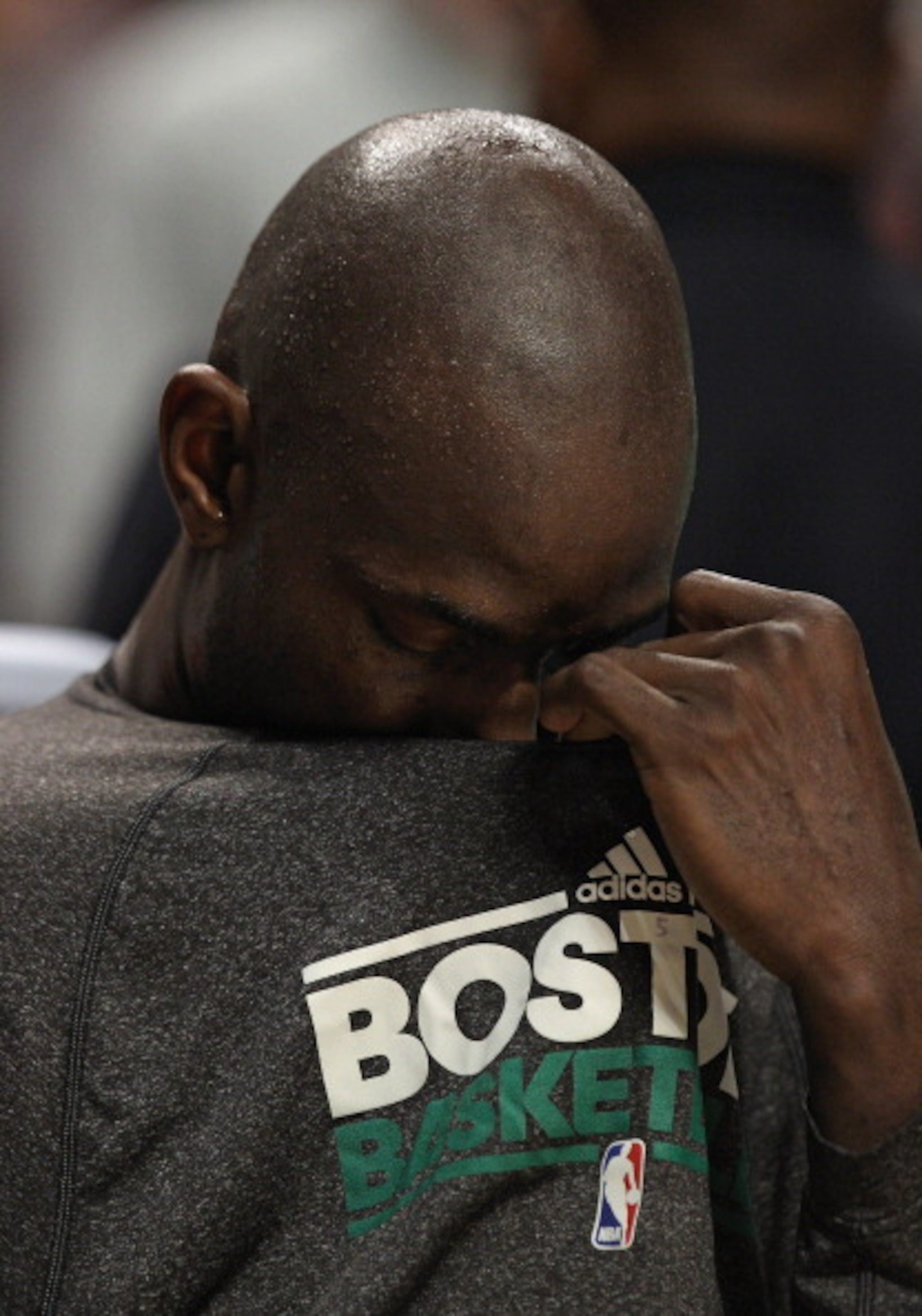 CHICAGO, IL - APRIL 07: Kevin Garnett #5 of the Boston Celtics reacts on the bench near the end of a loss to the Chicago Bulls at United Center on April 7, 2011 in Chicago, Illinois. The Bulls defeated the Celtics 97-81. NOTE TO USER: User expressly ackno CHICAGO, IL - APRIL 07: Kevin Garnett #5 of the Boston Celtics reacts on the bench near the end of a loss to the Chicago Bulls at United Center on April 7, 2011 in Chicago, Illinois. The Bulls defeated the Celtics 97-81. NOTE TO USER: User expressly ackno