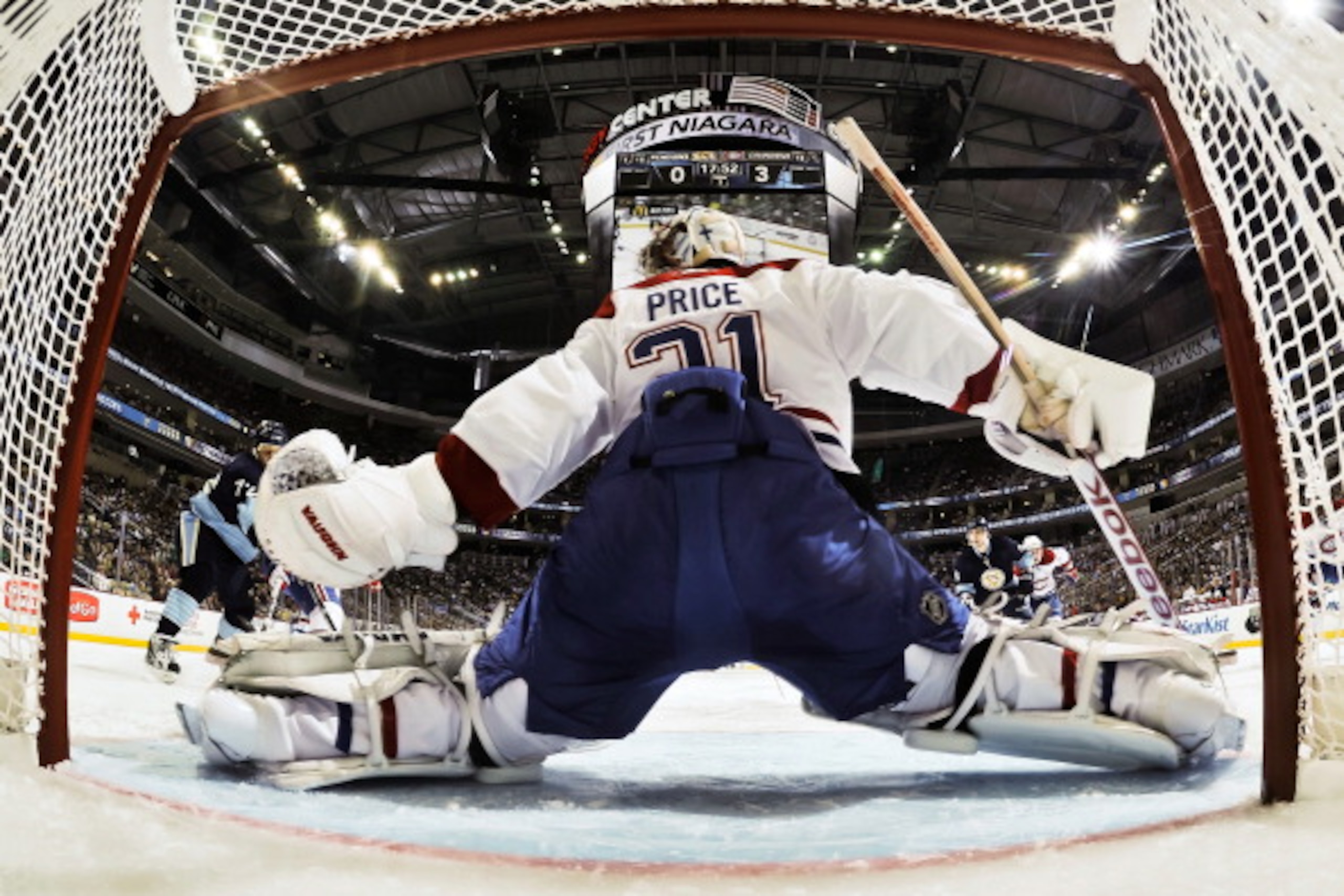 PITTSBURGH, PA - MARCH 12: Goaltender Carey Price #31 of the Montreal Canadiens defends the net against the Pittsburgh Penguins on March 12, 2011 at CONSOL Energy Center in Pittsburgh, Pennsylvania. (Photo by Jamie Sabau/Getty Images) PITTSBURGH, PA - MARCH 12: Goaltender Carey Price #31 of the Montreal Canadiens defends the net against the Pittsburgh Penguins on March 12, 2011 at CONSOL Energy Center in Pittsburgh, Pennsylvania. (Photo by Jamie Sabau/Getty Images)
