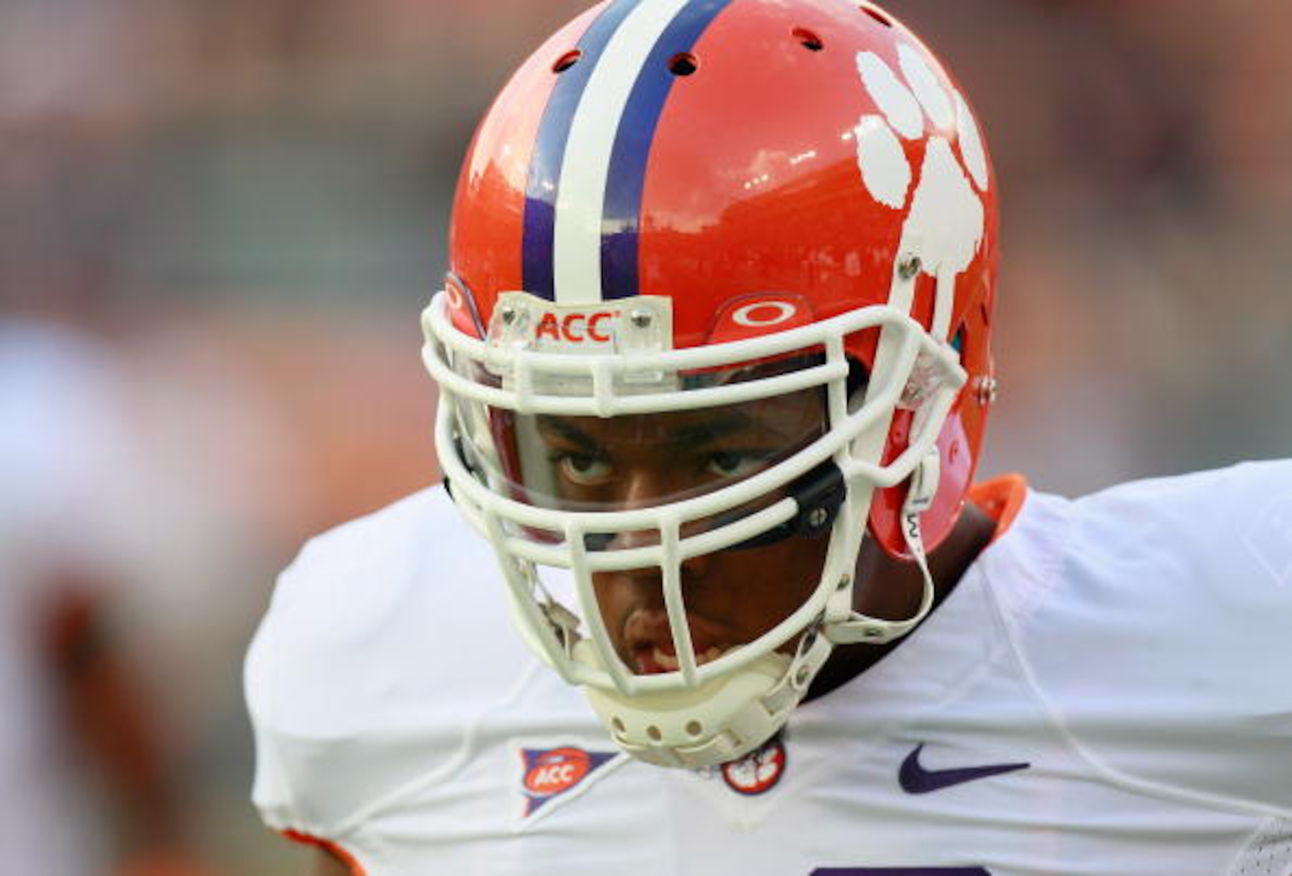 AUBURN, AL - SEPTEMBER 18: Da'Quan Bowers #93 of the Clemson Tigers against the Auburn Tigers at Jordan-Hare Stadium on September 18, 2010 in Auburn, Alabama. (Photo by Kevin C. Cox/Getty Images) AUBURN, AL - SEPTEMBER 18: Da'Quan Bowers #93 of the Clemson Tigers against the Auburn Tigers at Jordan-Hare Stadium on September 18, 2010 in Auburn, Alabama. (Photo by Kevin C. Cox/Getty Images)