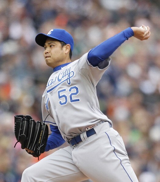 DETROIT - APRIL 09:  Bruce Chen #52 of the Kansas City Royals pitches in the second inning during the game against the Detroit Tigers at Comerica Park on April 9, 2011 in Detroit, Michigan. The Royals defeated the Tigers 3-1. (Photo by Leon Halip/Getty Im