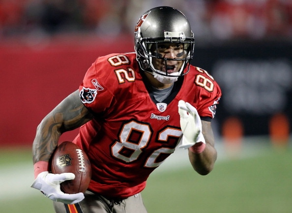 TAMPA, FL - DECEMBER 26:  Tight end Kellen Winslow #81 of the Tampa Bay Buccaneers runs after a catch against the Seattle Seahawks during the game at Raymond James Stadium on December 26, 2010 in Tampa, Florida.  (Photo by J. Meric/Getty Images)