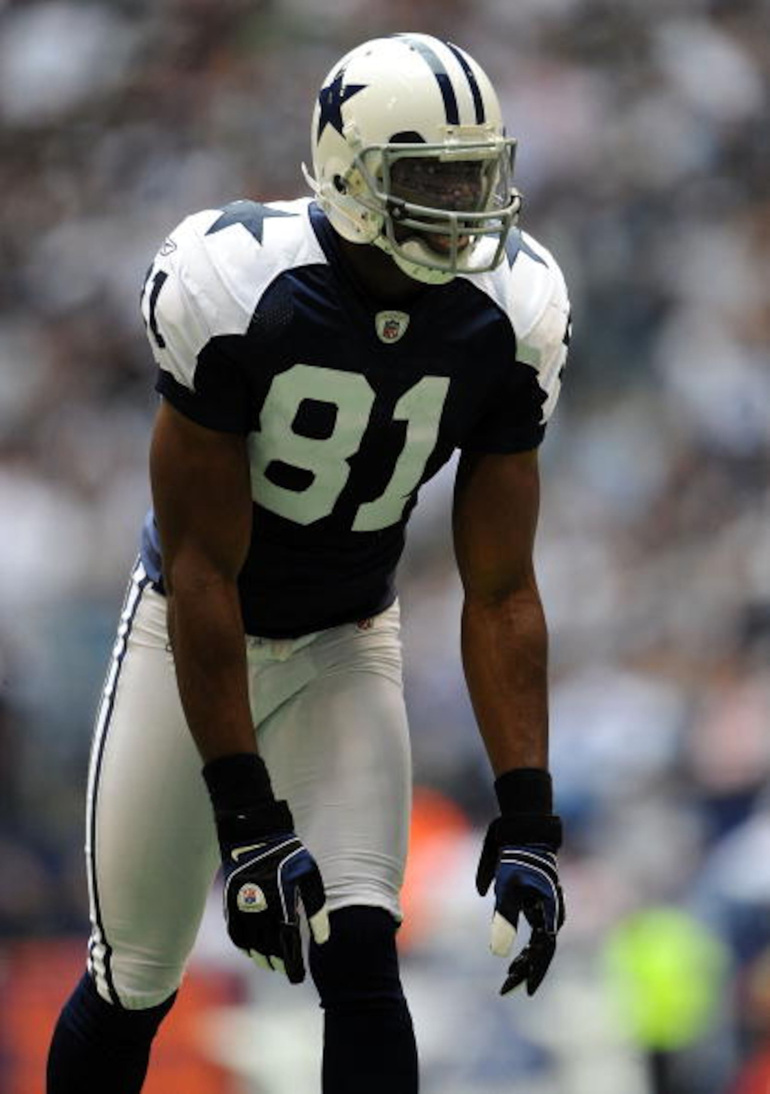 IRVING, TX - NOVEMBER 23: Wide receiver Terrell Owens #81 of the Dallas Cowboys during play against the San Francisco 49ers at Texas Stadium on November 23, 2008 in Irving, Texas. (Photo by Ronald Martinez/Getty Images) IRVING, TX - NOVEMBER 23: Wide receiver Terrell Owens #81 of the Dallas Cowboys during play against the San Francisco 49ers at Texas Stadium on November 23, 2008 in Irving, Texas. (Photo by Ronald Martinez/Getty Images)