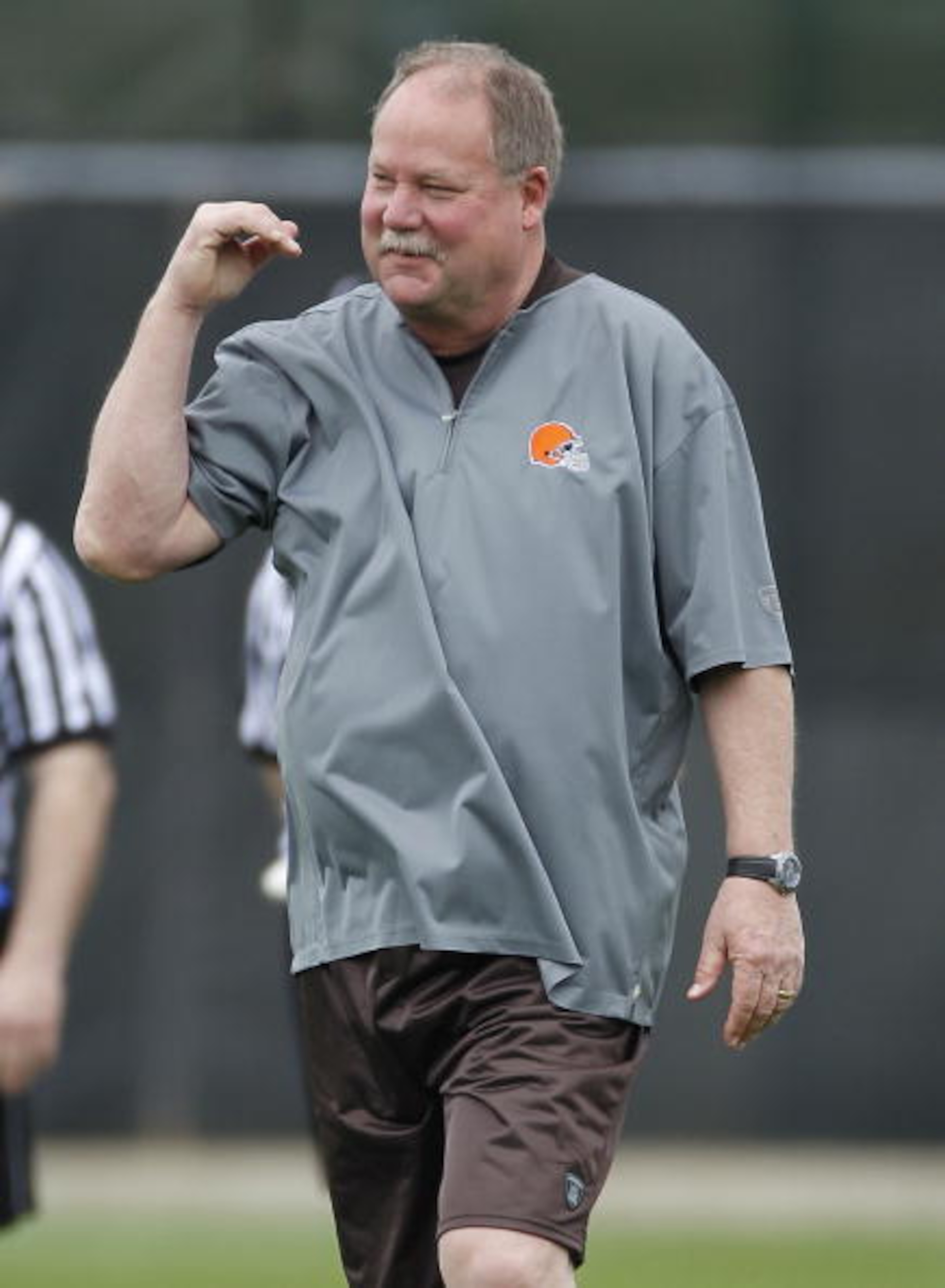 BEREA, OH - MAY 01: Team president Mike Holmgren of the Cleveland Browns looks on during rookie mini camp at the Cleveland Browns Training and Administrative Complex on May 1, 2010 in Berea, Ohio. (Photo by Gregory Shamus/Getty Images) BEREA, OH - MAY 01: Team president Mike Holmgren of the Cleveland Browns looks on during rookie mini camp at the Cleveland Browns Training and Administrative Complex on May 1, 2010 in Berea, Ohio. (Photo by Gregory Shamus/Getty Images)