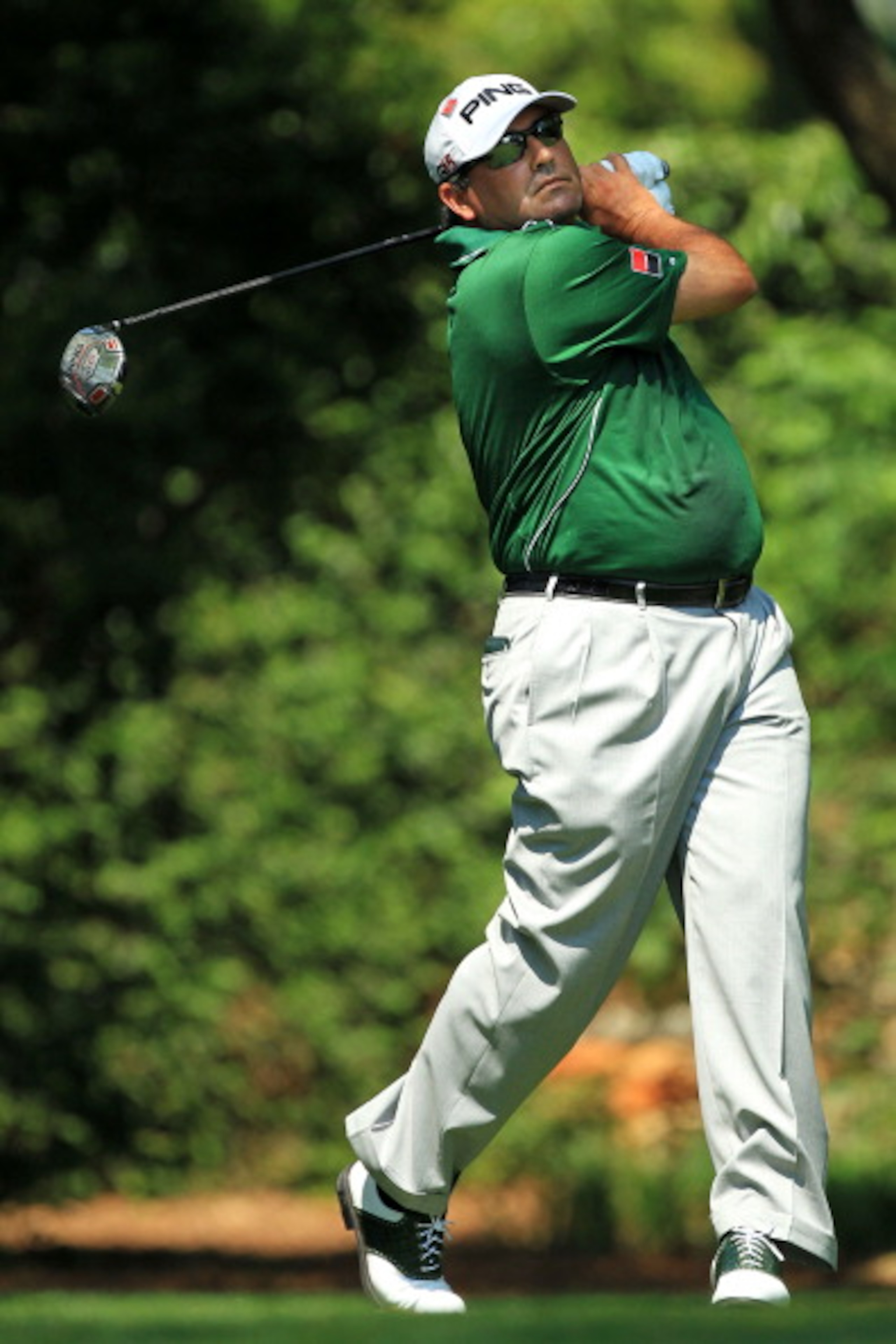 AUGUSTA, GA - APRIL 10:  Angel Cabrera of Argentina hits his tee shot on the second hole during the final round of the 2011 Masters Tournament at Augusta National Golf Club on April 10, 2011 in Augusta, Georgia.  (Photo by David Cannon/Getty Images)