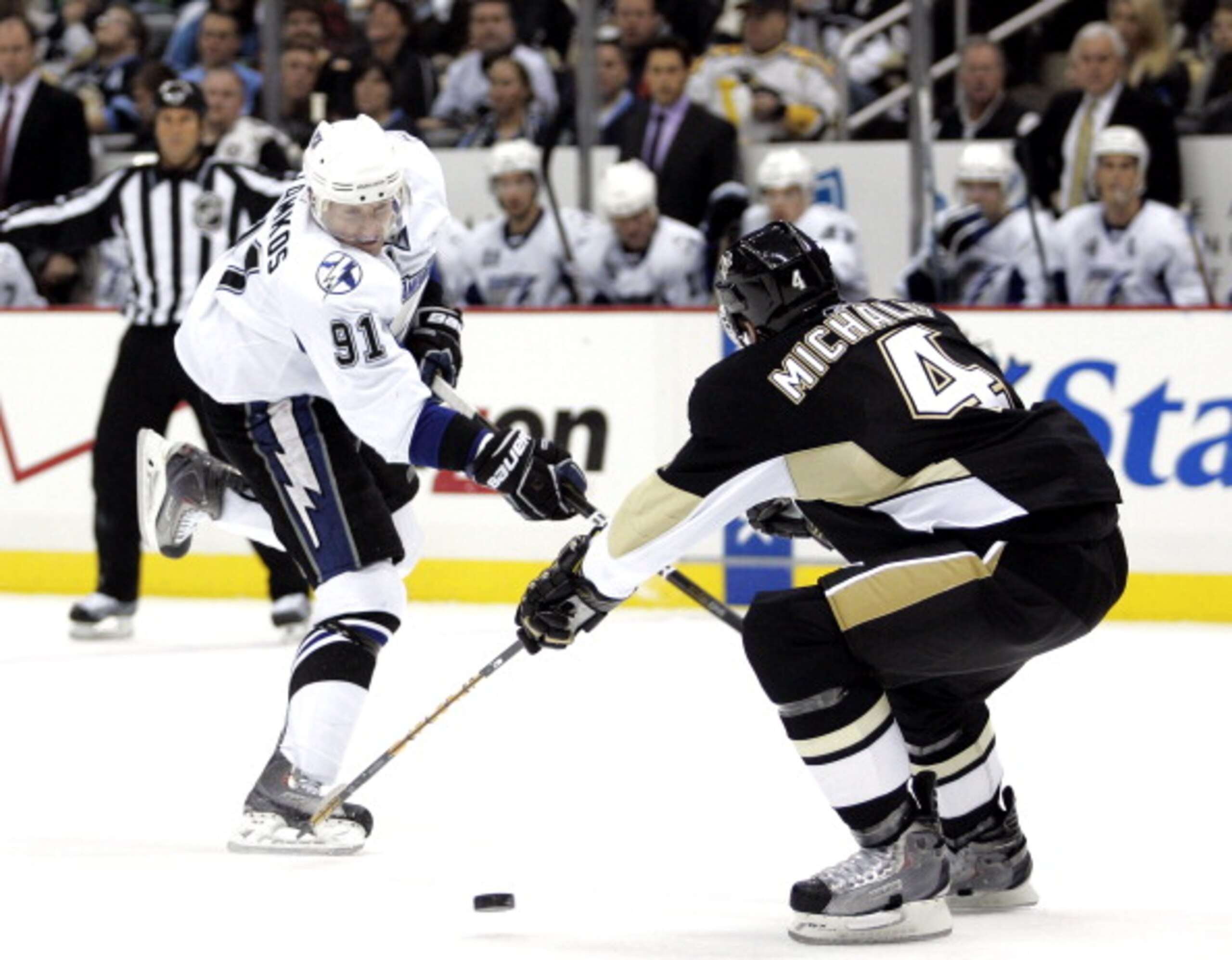 PITTSBURGH, PA - JANUARY 05: Steven Stamkos #91 of the Tampa Bay Lightning takes a shot against the Pittsburgh Penguins on January 5, 2011 at Consol Energy Center in Pittsburgh, Pennsylvania. (Photo by Justin K. Aller/Getty Images) PITTSBURGH, PA - JANUARY 05: Steven Stamkos #91 of the Tampa Bay Lightning takes a shot against the Pittsburgh Penguins on January 5, 2011 at Consol Energy Center in Pittsburgh, Pennsylvania. (Photo by Justin K. Aller/Getty Images)