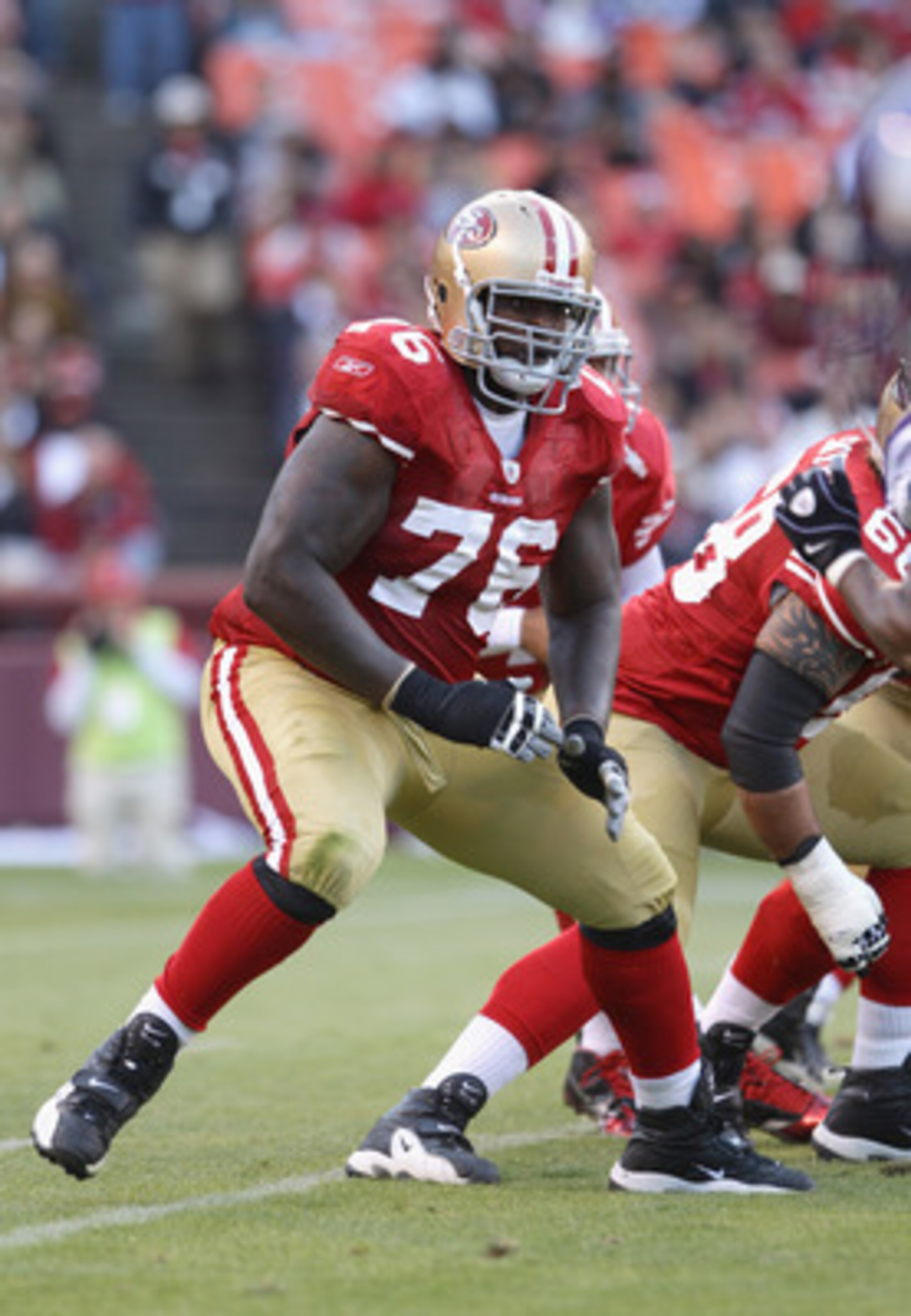 SAN FRANCISCO - AUGUST 22:  Anthony Davis #76 of the San Francisco 49ers in action against the Minnesota Vikings at Candlestick Park on August 22, 2010 in San Francisco, California.  (Photo by Ezra Shaw/Getty Images)