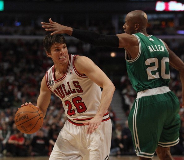 CHICAGO, IL - APRIL 07: Kyle Korver #26 of the Chicago Bulls drives against Ray Allen #20 of the Boston Celtics at United Center on April 7, 2011 in Chicago, Illinois. The Bulls defeated the Celtics 97-81. NOTE TO USER: User expressly acknowledges and agr