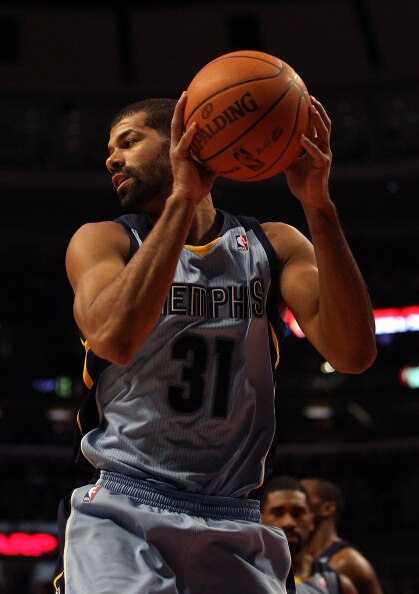 CHICAGO, IL - MARCH 25: Shane Battier #31 of the Memphis Grizzlies grabs a rebound against the Chicago Bulls at the United Center on March 25, 2011 in Chicago, Illinois. The Bulls defeated the Grizzlies 99-96. NOTE TO USER: User expressly acknowledges and