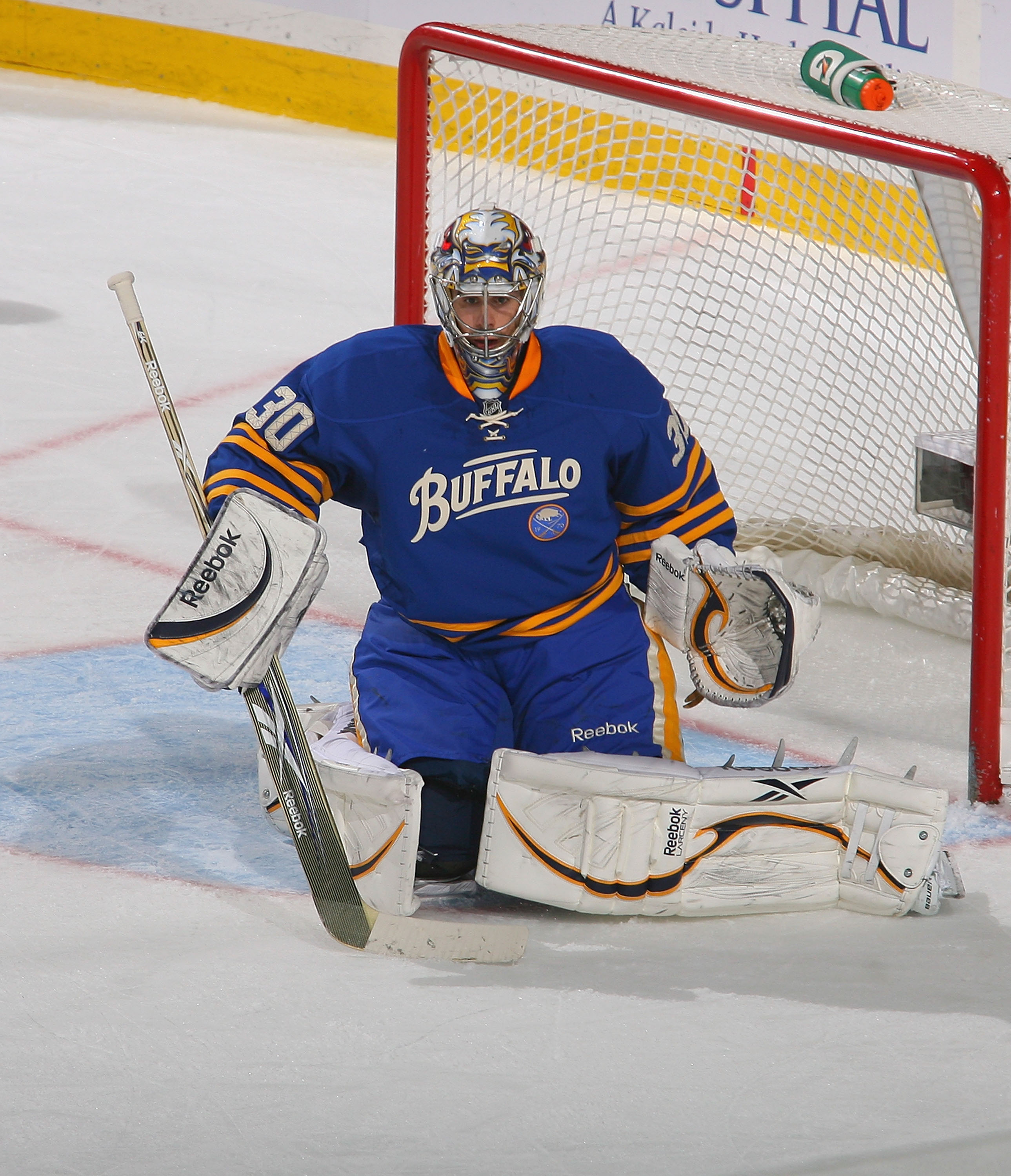 BUFFALO, NY - FEBRUARY 26:  Ryan Miller #30  of the Buffalo Sabres plays in goal against  the Detroit Red Wings at HSBC Arena on February 26, 2011 in Buffalo, New York.  (Photo by Rick Stewart/Getty Images)