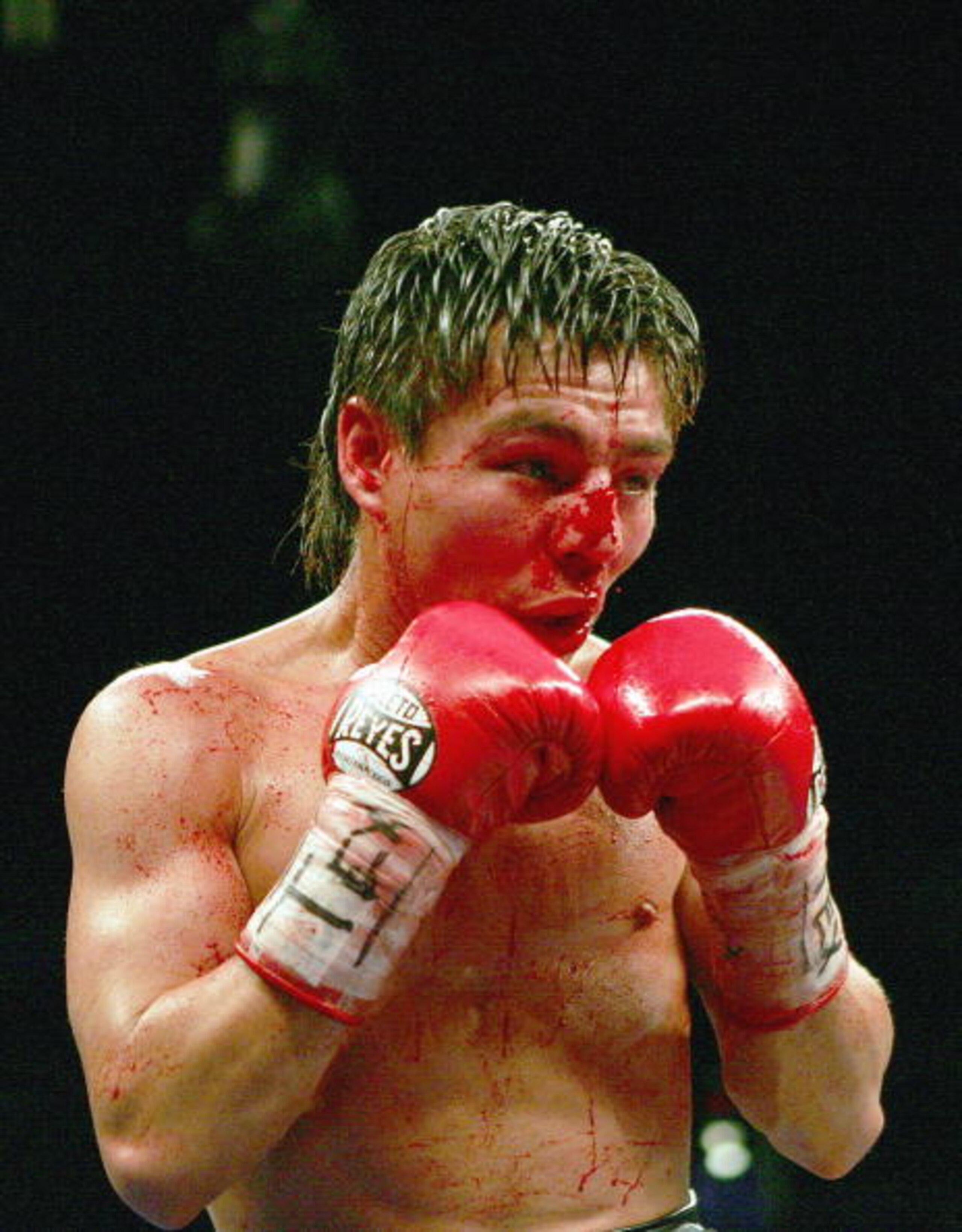SAN ANTONIO - APRIL 14: Jorge Arce of Mexico in action against Cristian Mijares of Mexico during the WBC Super Flyweight Championship April 14, 2007 at the Alamodome in San Antonio, Texas. (Photo by Jed Jacobsohn/Getty Images)
