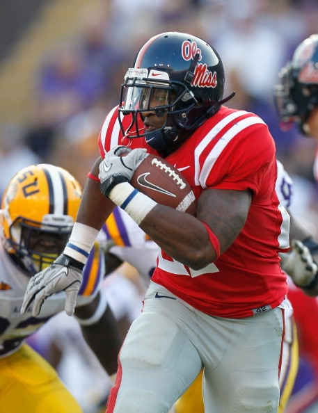 BATON ROUGE, LA - NOVEMBER 20:  Enrique Davis #27 of the Ole Miss Rebels against the Louisiana State University Tigers at Tiger Stadium on November 20, 2010 in Baton Rouge, Louisiana.  (Photo by Kevin C. Cox/Getty Images)