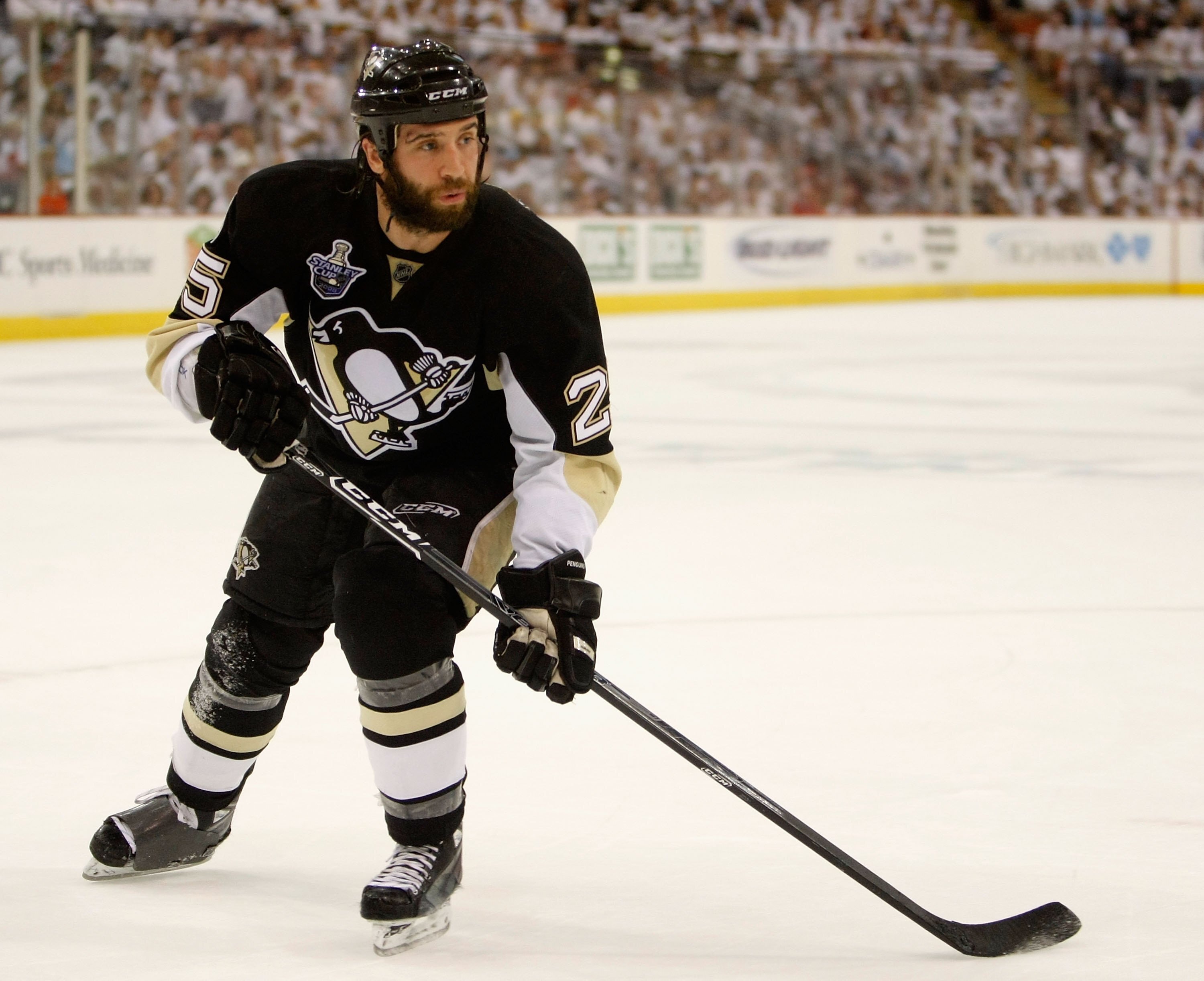 PITTSBURGH - MAY 31:  Maxime Talbot #25 of the Pittsburgh Penguins in action during game four of the 2008 NHL Stanley Cup Finals against the Detroit Red Wings at Mellon Arena on May 31, 2008 in Pittsburgh. Pennsylvania. The Red Wings defeated the Penguins