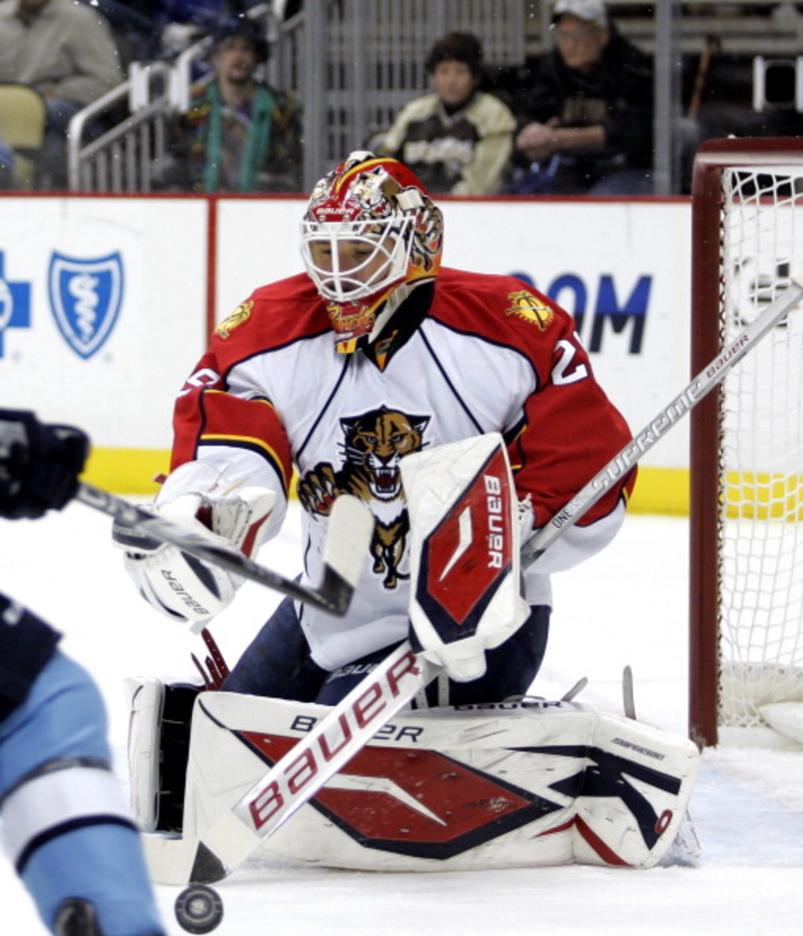 PITTSBURGH, PA - MARCH 27: Tomas Vokoun #29 of the Florida Panthers makes a save against the Pittsburgh Penguins at Consol Energy Center on March 27, 2011 in Pittsburgh, Pennsylvania. (Photo by Justin K. Aller/Getty Images)