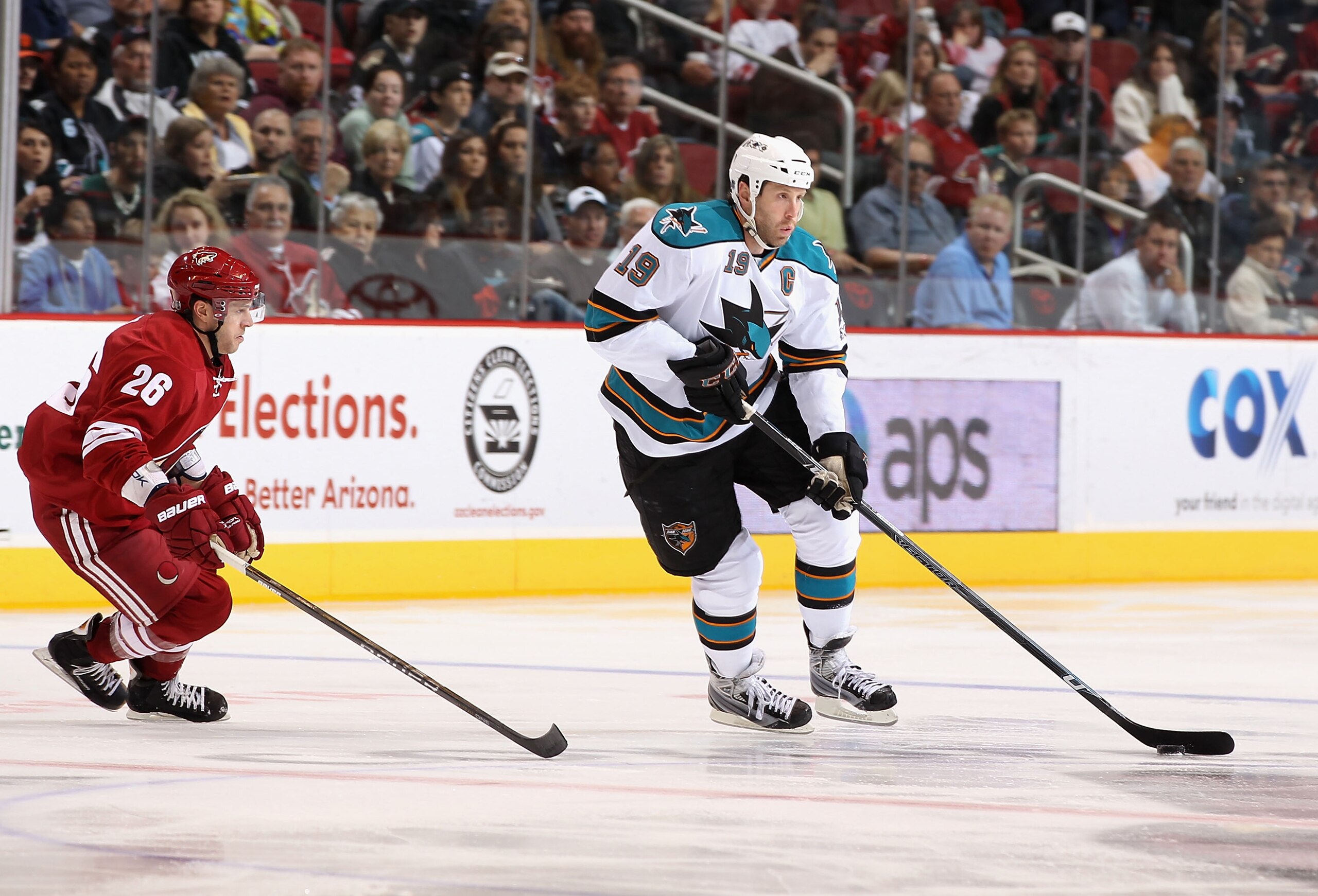 GLENDALE, AZ - MARCH 26: Joe Thornton #19 of the San Jose Sharks skates with the puck during the NHL game against the Phoenix Coyotes at Jobing.com Arena on March 26, 2011 in Glendale, Arizona. The Sharks defeated the Coyotes 4-1. (Photo by Christian Pe GLENDALE, AZ - MARCH 26: Joe Thornton #19 of the San Jose Sharks skates with the puck during the NHL game against the Phoenix Coyotes at Jobing.com Arena on March 26, 2011 in Glendale, Arizona. The Sharks defeated the Coyotes 4-1. (Photo by Christian Pe