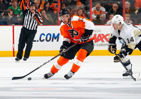 PHILADELPHIA - MARCH 24: Jeff Carter #17 Philadelphia Flyers in action  during a game against the Pittsburgh Penguins on March 24, 2011 at the Wells Fargo Center in Philadelphia, Pennsylvania.  (Photo by Lou Capozzola/Getty Images)