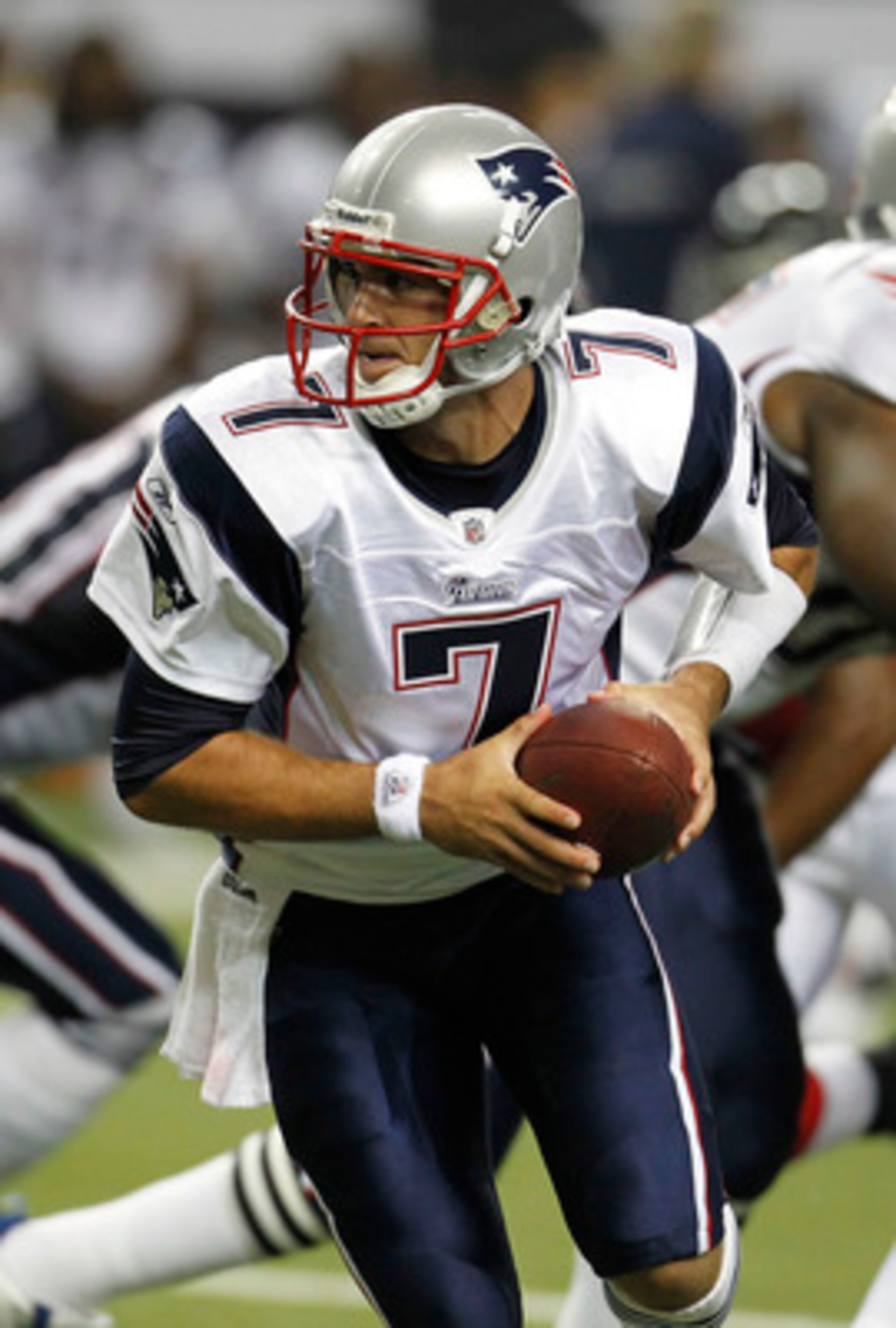 ATLANTA - AUGUST 19:  Quarterback Zac Robinson #7 of the New England Patriots looks to hand off during the preseason game against the Atlanta Falcons at the Georgia Dome on August 19, 2010 in Atlanta, Georgia.  The Patriots beat the Falcons 28-10.  (Photo