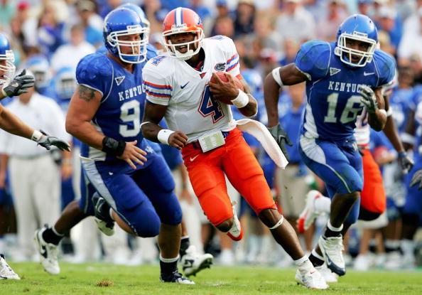 LEXINGTON, KY - SEPTEMBER 24:  Josh Portis #4 of the Florida Gators runs with the ball against the Kentucky Wildcats on September 24, 2005 at Commonwealth Stadium in Lexington, Kentucky. Florida won 49-28.  (Photo by Andy Lyons/Getty Images)