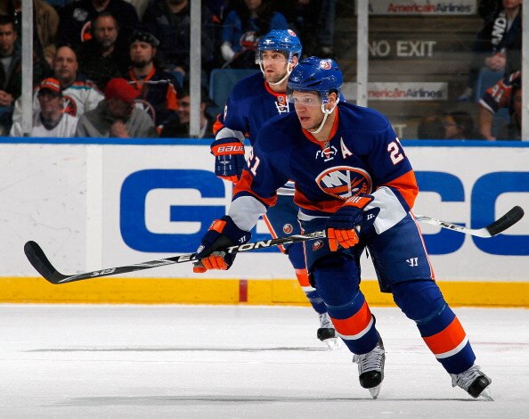 UNIONDALE, NY - MARCH 24:  Kyle Okposo #21 of the New York Islanders skates during an NHL hockey game against the Atlanta Thrashers at the Nassau Coliseum on March 24, 2011 in Uniondale, New York.  (Photo by Paul Bereswill/Getty Images)