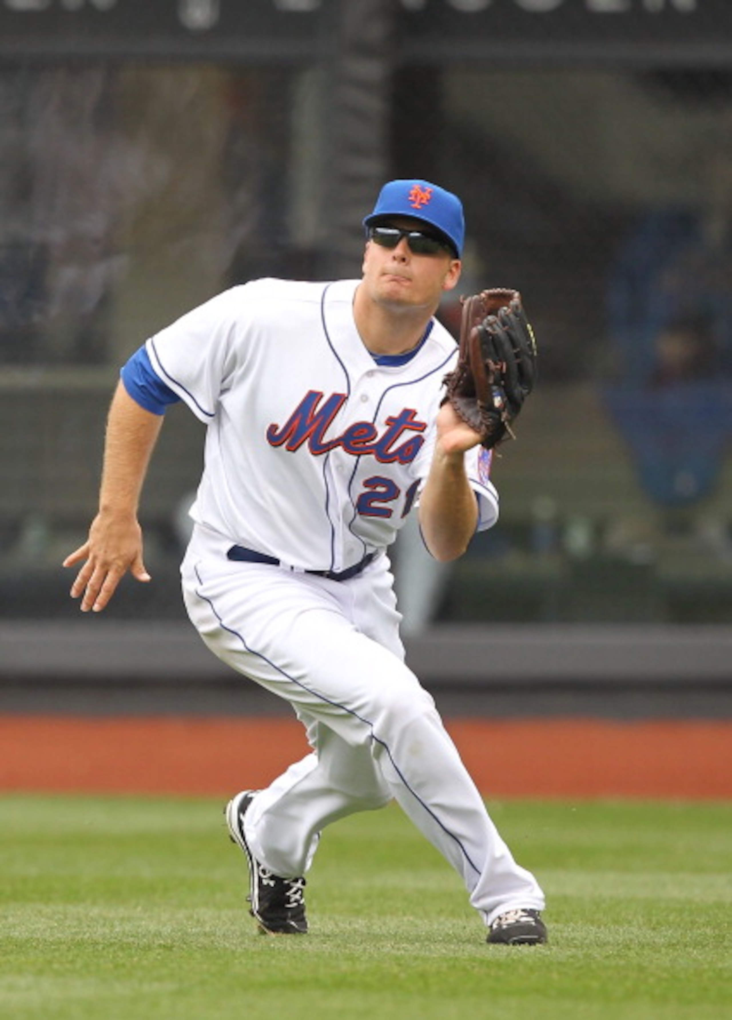NEW YORK, NY - APRIL 10:  Lucas Duda #21 of the New York Mets  in action against the Washington Nationals during their game on April 10, 2011 at Citi Field in the Flushing neighborhood of the Queens borough of New York City.  (Photo by Al Bello/Getty Imag