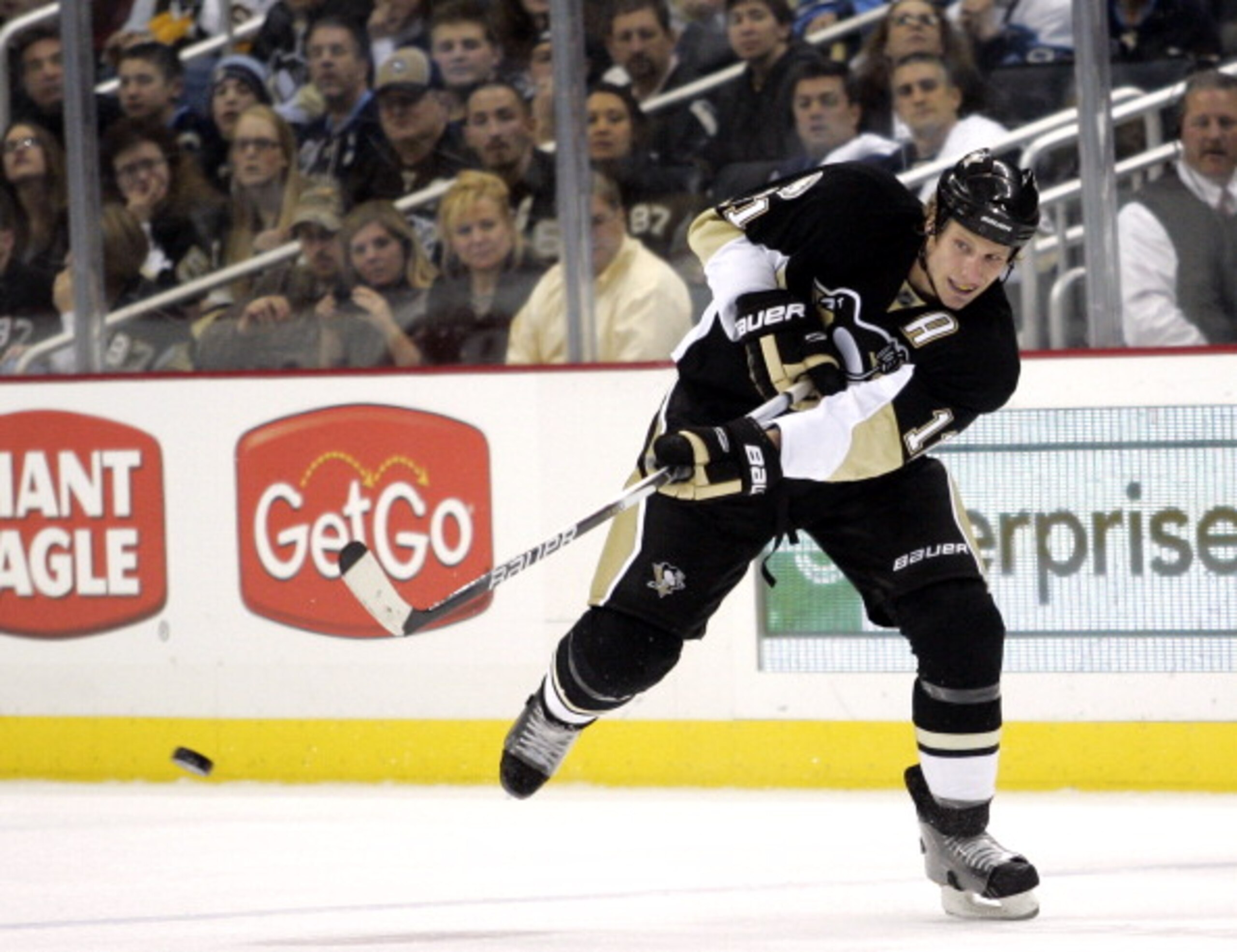 PITTSBURGH, PA - JANUARY 05: Jordan Staal #11 of the Pittsburgh Penguins makes a pass against the Tampa Bay Lightning on January 5, 2011 at Consol Energy Center in Pittsburgh, Pennsylvania. (Photo by Justin K. Aller/Getty Images) PITTSBURGH, PA - JANUARY 05: Jordan Staal #11 of the Pittsburgh Penguins makes a pass against the Tampa Bay Lightning on January 5, 2011 at Consol Energy Center in Pittsburgh, Pennsylvania. (Photo by Justin K. Aller/Getty Images)
