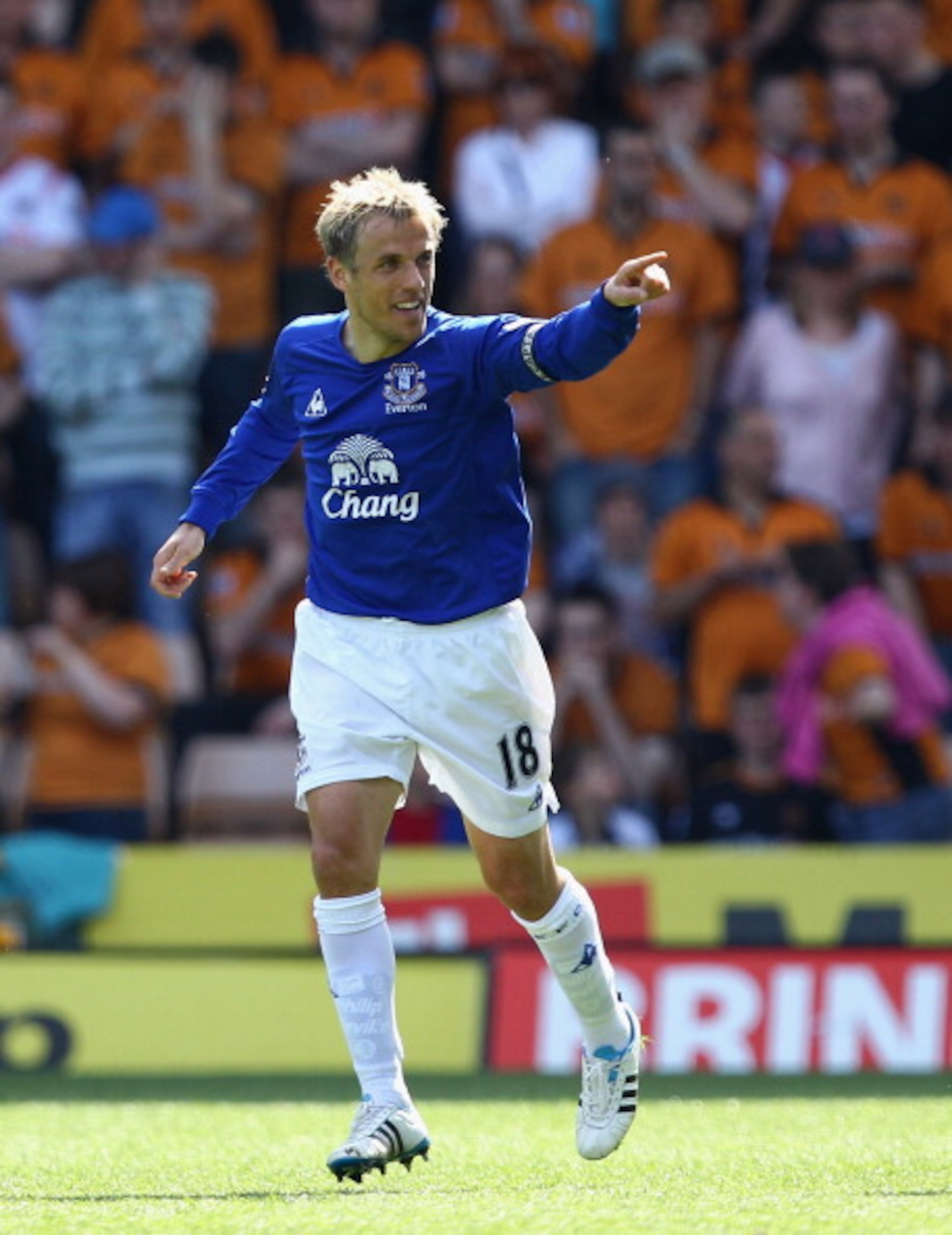 WOLVERHAMPTON, ENGLAND - APRIL 09:  Phil Neville of Everton celebrates scoring the second goal during the Barclays Premier League match between Wolverhampton Wanderers and Everton at Molineux on April 9, 2011 in Wolverhampton, England.  (Photo by Richard