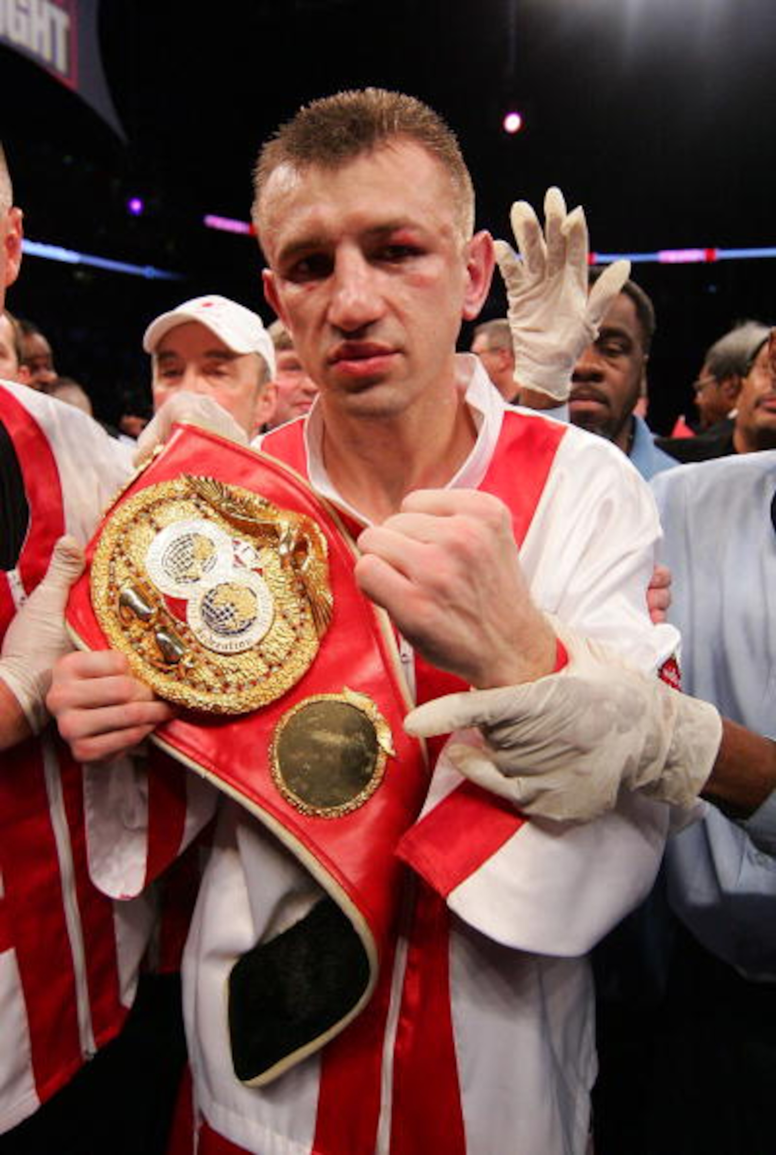 NEWARK, NJ - DECEMBER 11: Tomasz Adamek wins a split decision against Steve Cunningham after their IBF Cruiserweight Championship fight on December 11, 2008 at The Prudential Center in Newark, New Jersey.  (Photo by Al Bello/Getty Images)