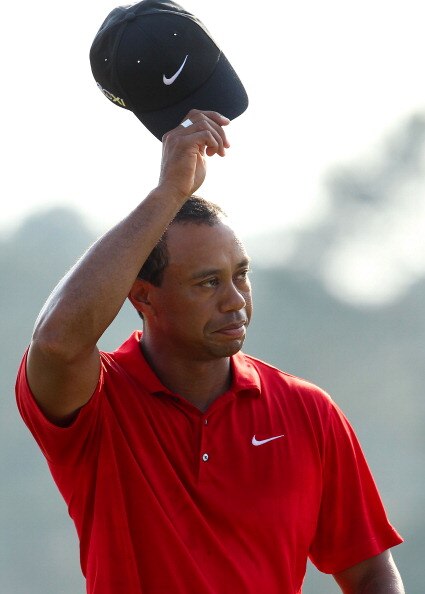 AUGUSTA, GA - APRIL 10:  Tiger Woods waves as he walks off the 18th green during the final round of the 2011 Masters Tournament at Augusta National Golf Club on April 10, 2011 in Augusta, Georgia.  (Photo by Andrew Redington/Getty Images)