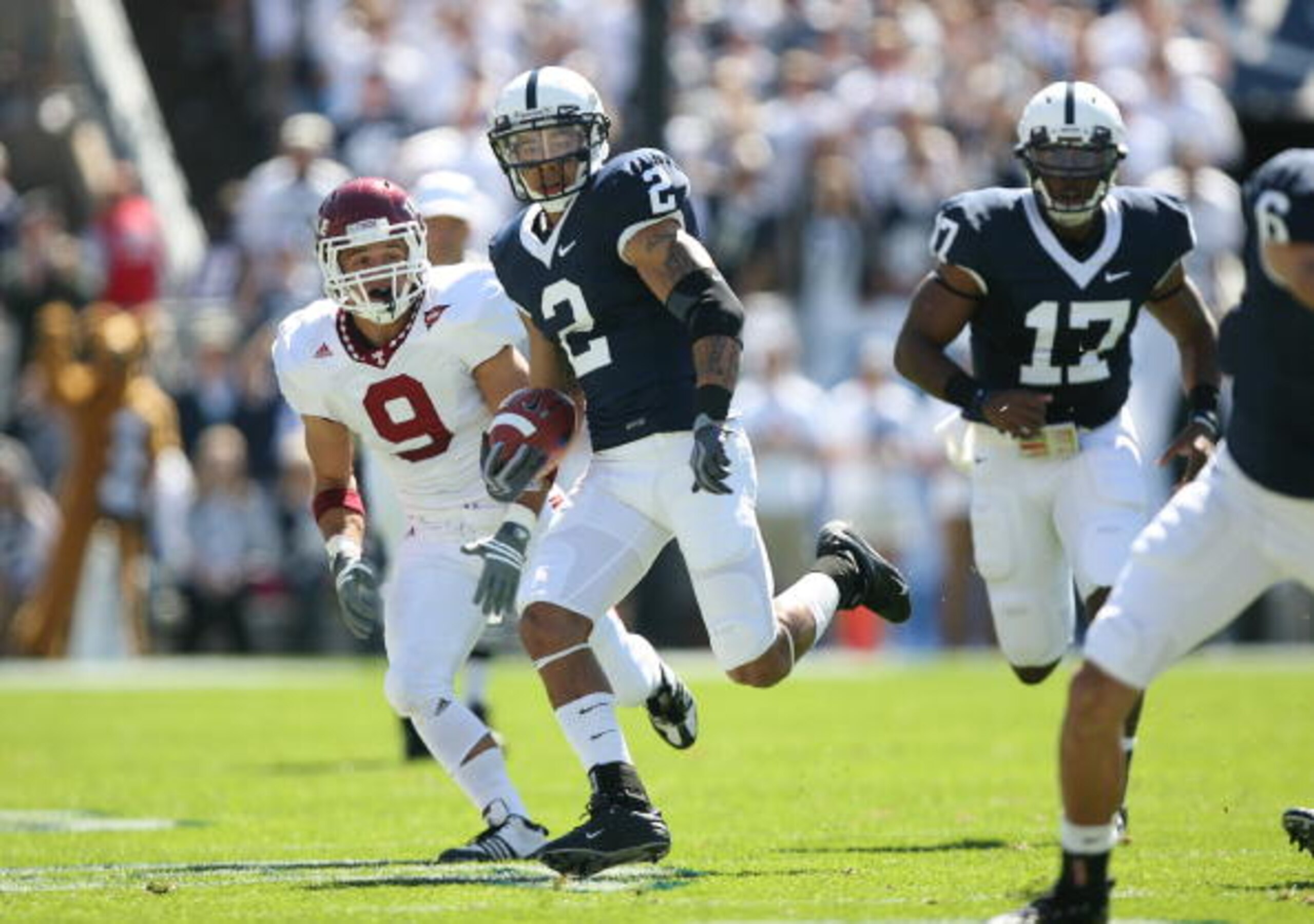 STATE COLLEGE, PA - SEPTEMBER 19: Wide receiver Chaz Powell #2 of the Penn State Nittany Lions runs with the ball after catching a pass during a game against the Temple Owls on September 19, 2009 at Beaver Stadium in State College, Pennsylvania. (Photo by