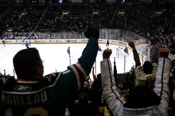 SAN JOSE, CA - NOVEMBER 24:  Fans celebrate after Patrick Marleau #12 of the San Jose Sharks scored an empty net goal against the Chicago Blackhawks at HP Pavilion on November 24, 2010 in San Jose, California.  (Photo by Ezra Shaw/Getty Images)