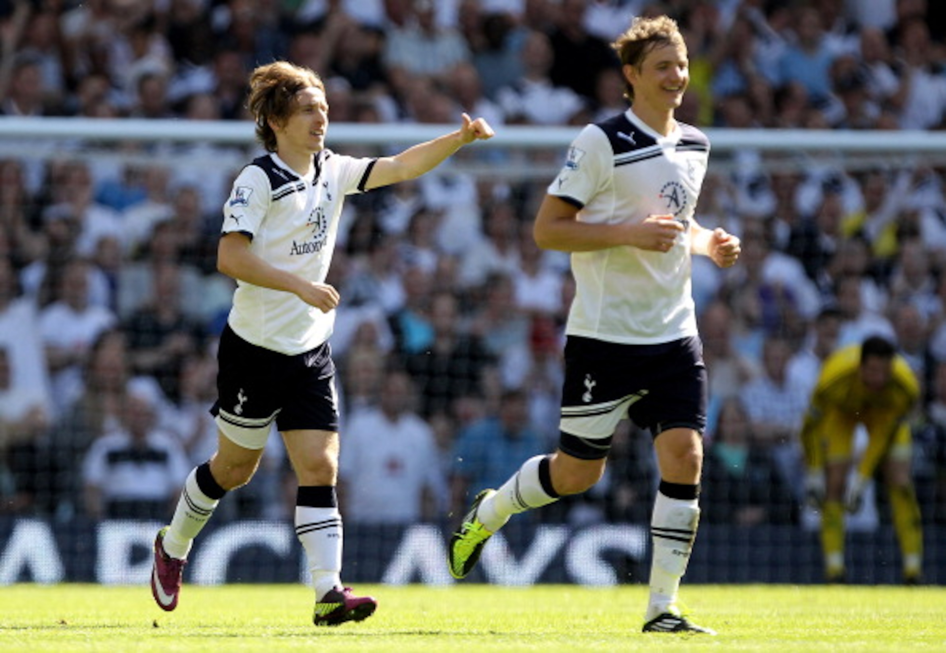 LONDON, ENGLAND - APRIL 09: Luka Modric of Spurs celebrates scoring their second goal with team mate Roman Pavlyuchenko during the Barclays Premier League match between Tottenham Hotspur and Stoke City at White Hart Lane on April 9, 2011 in London, Engla LONDON, ENGLAND - APRIL 09: Luka Modric of Spurs celebrates scoring their second goal with team mate Roman Pavlyuchenko during the Barclays Premier League match between Tottenham Hotspur and Stoke City at White Hart Lane on April 9, 2011 in London, Engla