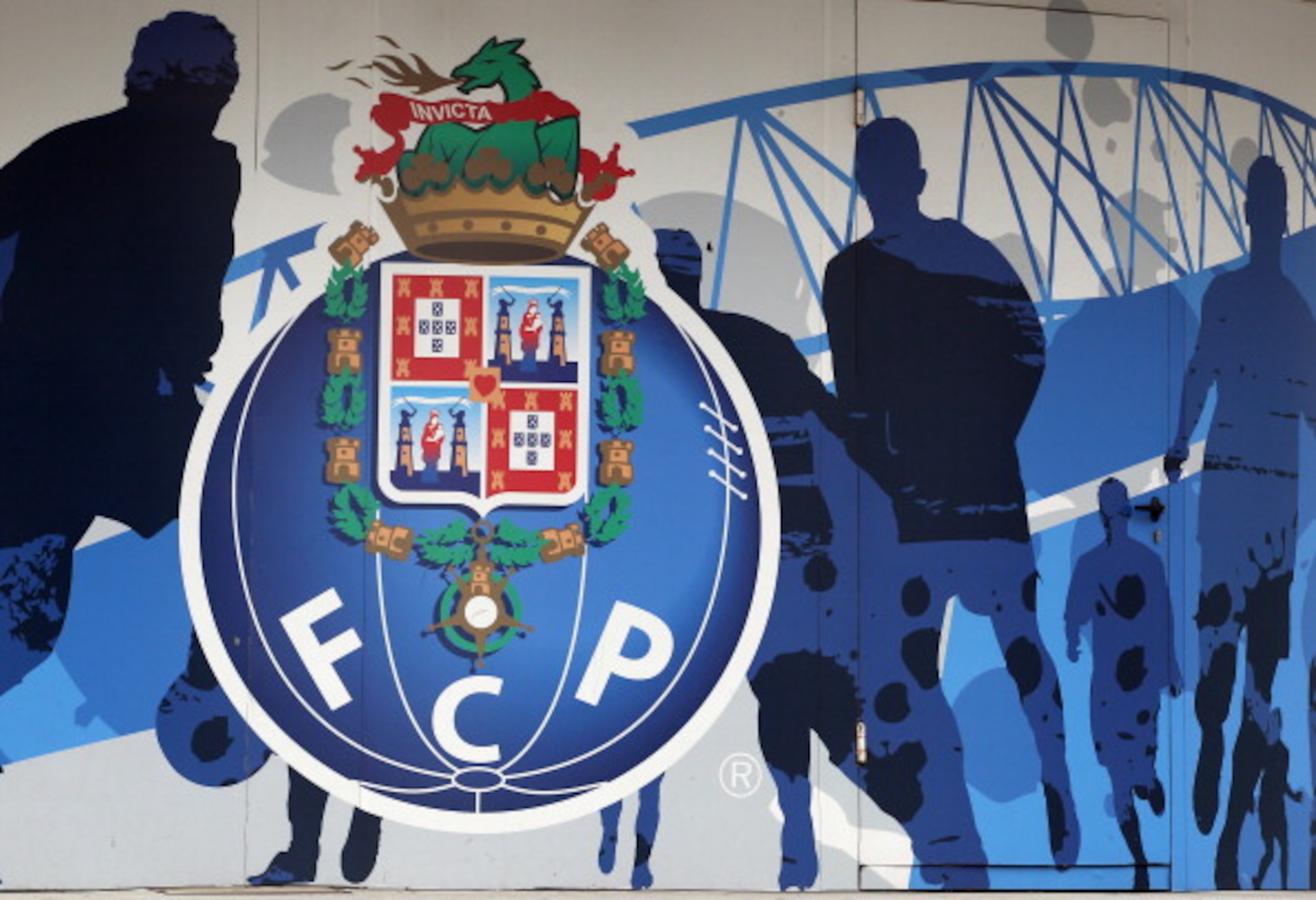 PORTO, PORTUGAL - MARCH 11: A sign is seen outside the Estadio do Dragao, home ground of FC Porto on March 11, 2011 in Porto, Portugal. (Photo by Julian Finney/Getty Images) PORTO, PORTUGAL - MARCH 11: A sign is seen outside the Estadio do Dragao, home ground of FC Porto on March 11, 2011 in Porto, Portugal. (Photo by Julian Finney/Getty Images)