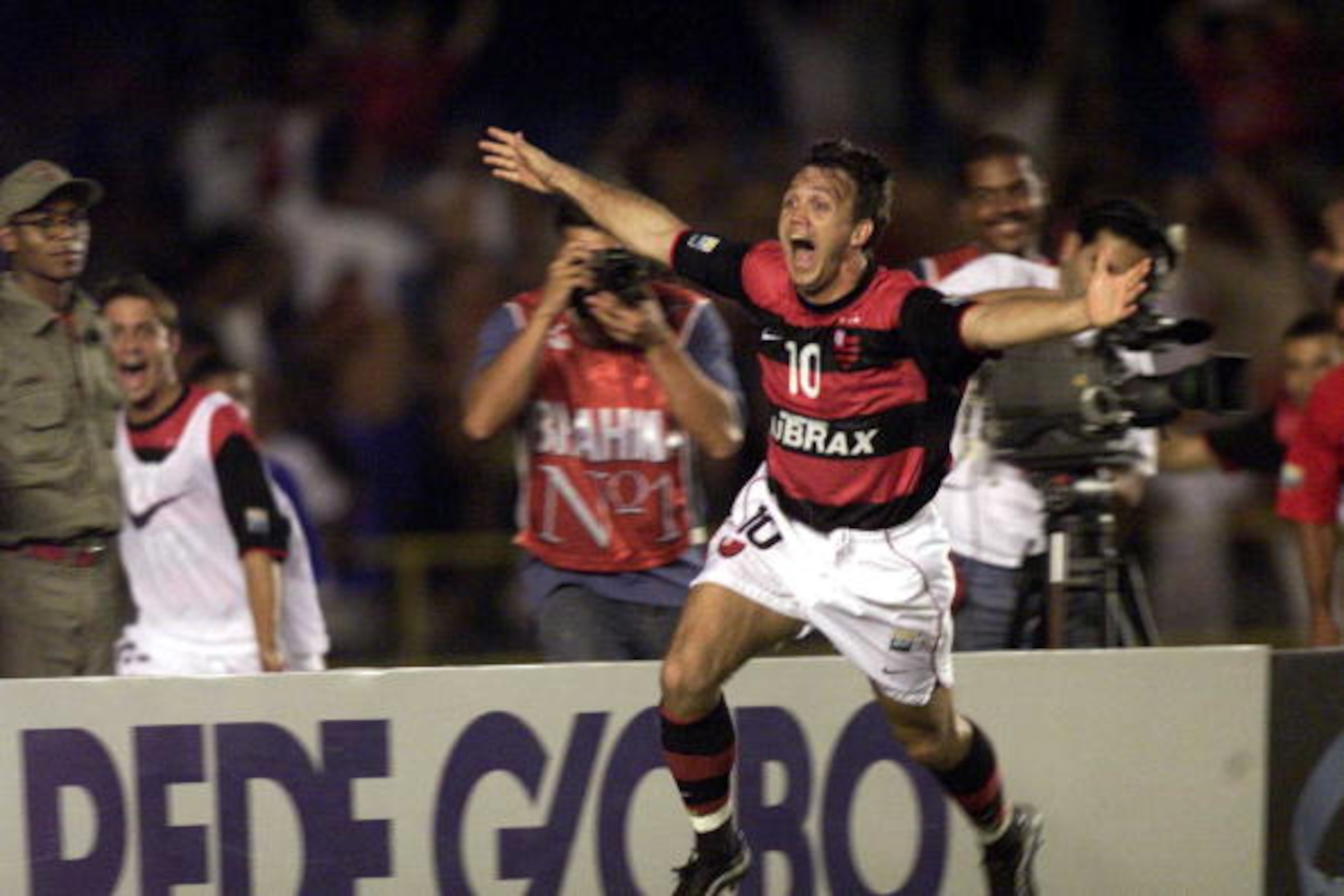 27 Oct 2000:  Petkovic of Flamengo celebrates during the Flamengo  v Vasco de Gama Joao Havelange Cup match played at the Maracana Stadium, Rio de Janeiro. Mandatory Credit: Allsport/ALLSPORT