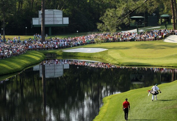 AUGUSTA, GA - APRIL 10:  Tiger Woods walks with his caddie Steve Williams to the 16th green during the final round of the 2011 Masters Tournament at Augusta National Golf Club on April 10, 2011 in Augusta, Georgia.  (Photo by Jamie Squire/Getty Images)