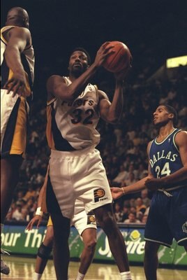 22 Dec 1995:  Forward Dale Davis of the Indiana Pacers prepares to shoot against the Dallas Mavericks during a game played at the Market Square Arena in Indianapolis, Indiana.  The Pacers won the game, 90-79. Mandatory Credit: ALLSPORT USA/Allsport
