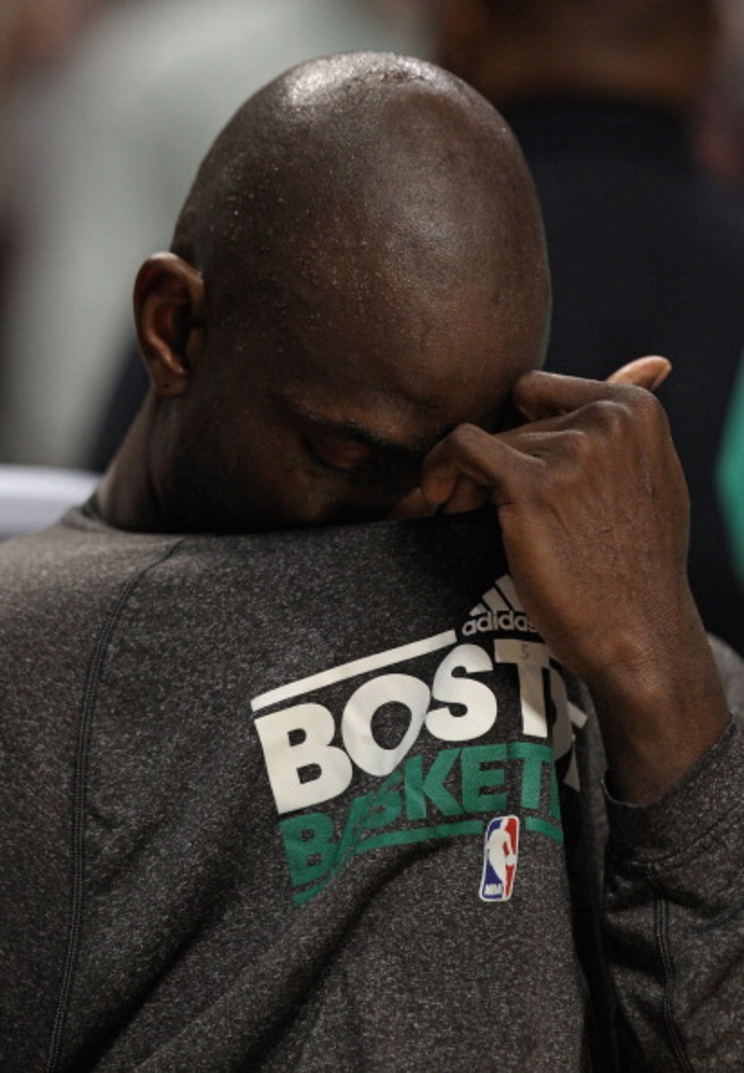 CHICAGO, IL - APRIL 07: Kevin Garnett #5 of the Boston Celtics reacts on the bench near the end of a loss to the Chicago Bulls at United Center on April 7, 2011 in Chicago, Illinois. The Bulls defeated the Celtics 97-81. NOTE TO USER: User expressly ackno
