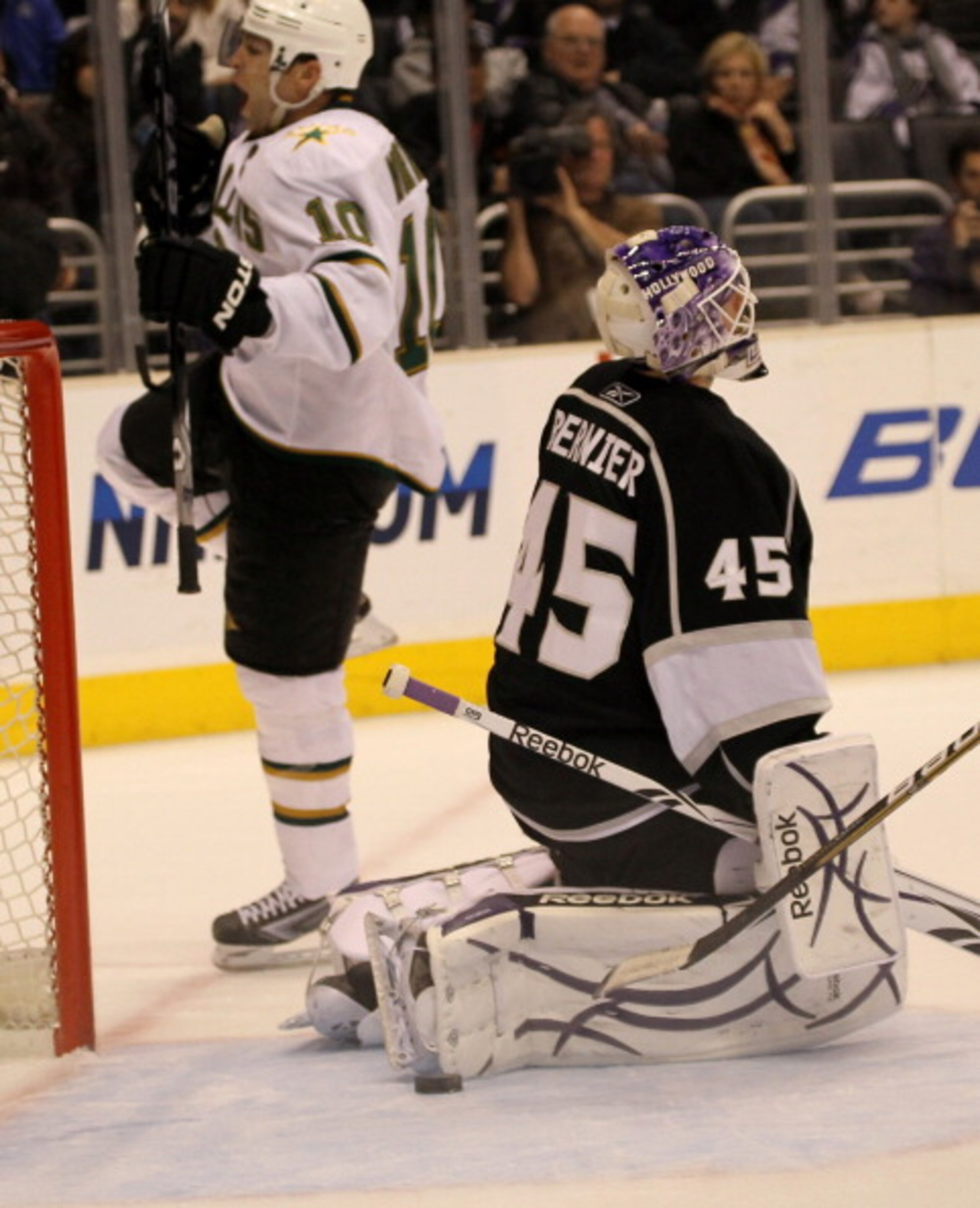 LOS ANGELES, CA - MARCH 7: Goalie Jonathan Bernier #35 of the Los Angeles Kings reacts after giving up the game winning goal in overtime to Brenden Morrow #10 of the Dallas Stars at Staples Center on March 7, 2011 in Los Angeles, California. The Stars w LOS ANGELES, CA - MARCH 7: Goalie Jonathan Bernier #35 of the Los Angeles Kings reacts after giving up the game winning goal in overtime to Brenden Morrow #10 of the Dallas Stars at Staples Center on March 7, 2011 in Los Angeles, California. The Stars w