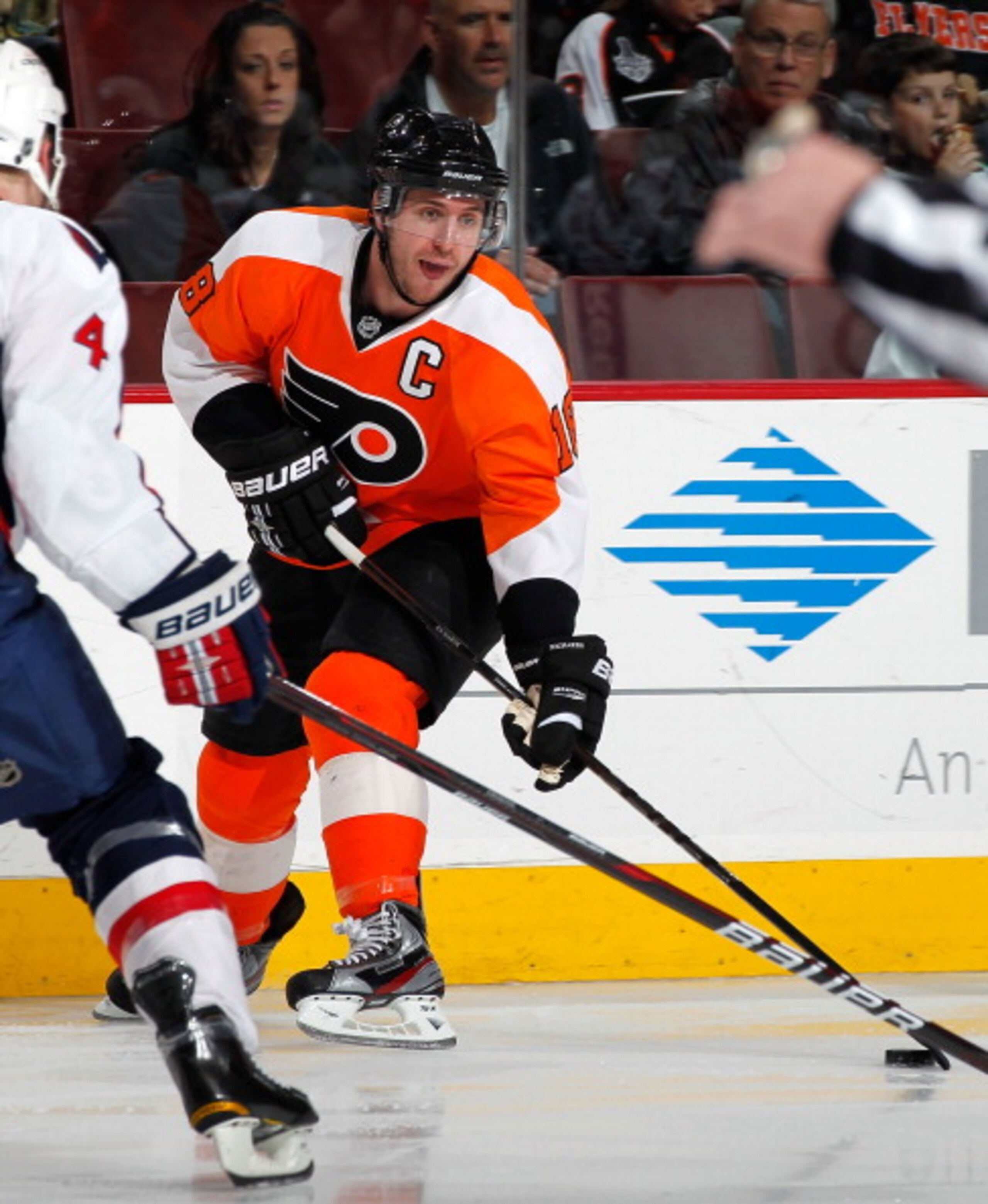 PHILADELPHIA, PA - MARCH 22: Mike Richards #18 of the Philadelphia Flyers skates during an NHL hockey game against the Washington Capitals at the Wells Fargo Center on March 22, 2011 in Philadelphia, Pennsylvania. (Photo by Paul Bereswill/Getty Images) PHILADELPHIA, PA - MARCH 22: Mike Richards #18 of the Philadelphia Flyers skates during an NHL hockey game against the Washington Capitals at the Wells Fargo Center on March 22, 2011 in Philadelphia, Pennsylvania. (Photo by Paul Bereswill/Getty Images)