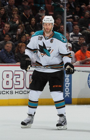 ANAHEIM, CA - APRIL 06:  Joe Thornton #15 of the San Jose Sharks skates against the Anaheim Ducks at Honda Center on April 6, 2011 in Anaheim, California.  (Photo by Jeff Gross/Getty Images)