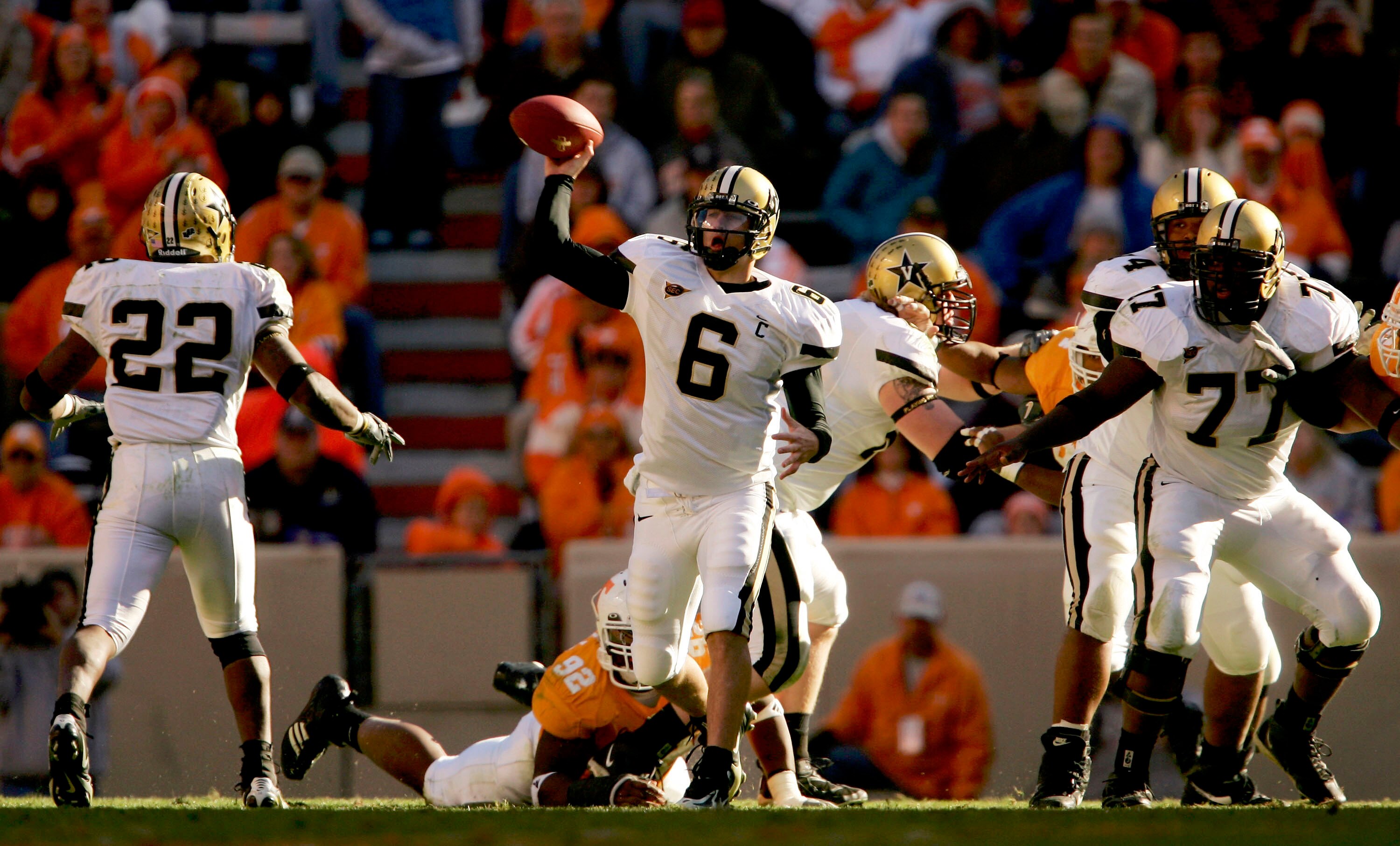 KNOXVILLE, TN - NOVEMBER 19:  Quarterback Jay Cutler #6 of the Vanderbilt Commodores looks for a reciever against the Tennessee Volunteers as the Commodores defeated the Volunteers 28-24 on November 19, 2005 at Neyland Stadium in Knoxville, Tennessee.  (P