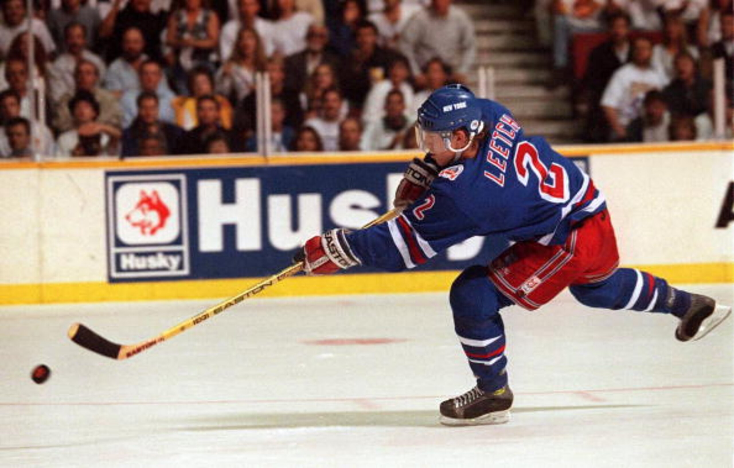 7 JUN 1994: RANGER''S DEFENSEMAN BRIAN LEETCH LAUNCHES A SHOT ON A BREAKAWAY IN THE FIRST PERIOD OF GAME FOUR OF THE STANLEY CUP FINALS AT THE PACIFIC COLISEUM IN VANCOUVER, BRITISH COLUMBIA. LEETCH''S ATTEMPT WAS STOPPED BY CANUCKS GOALTENDER KIRK MCLEAN