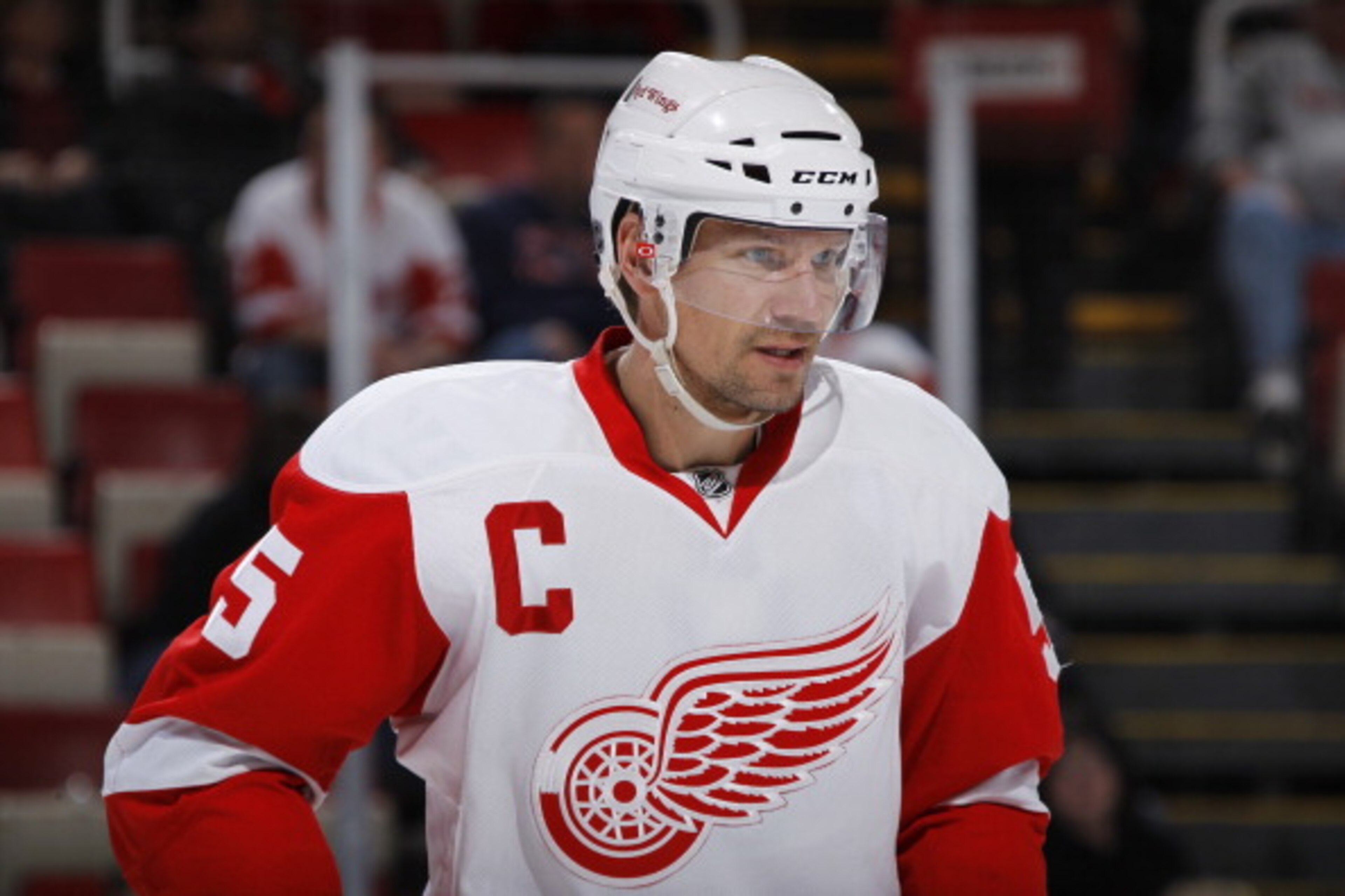 DETROIT, MI - MARCH 30: Nicklas Lidstrom #5 of the Detroit Red Wings looks on the St. Louis Blues at Joe Louis Arena on March 30, 2011 in Detroit, Michigan. (Photo by Gregory Shamus/Getty Images) DETROIT, MI - MARCH 30: Nicklas Lidstrom #5 of the Detroit Red Wings looks on the St. Louis Blues at Joe Louis Arena on March 30, 2011 in Detroit, Michigan. (Photo by Gregory Shamus/Getty Images)