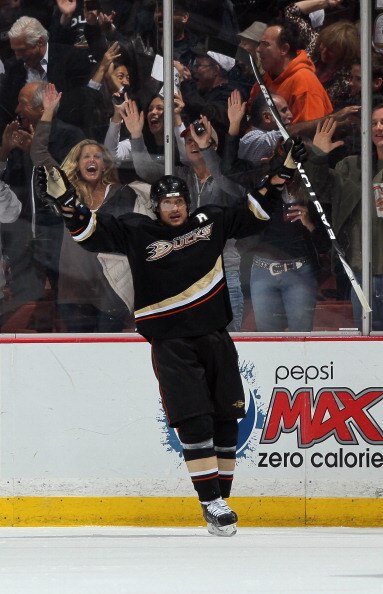 ANAHEIM, CA - APRIL 06:  Teemu Selanne #8 of the Anaheim Ducks celebrates his second period goal against the San Jose Sharks at Honda Center on April 6, 2011 in Anaheim, California.  (Photo by Jeff Gross/Getty Images)