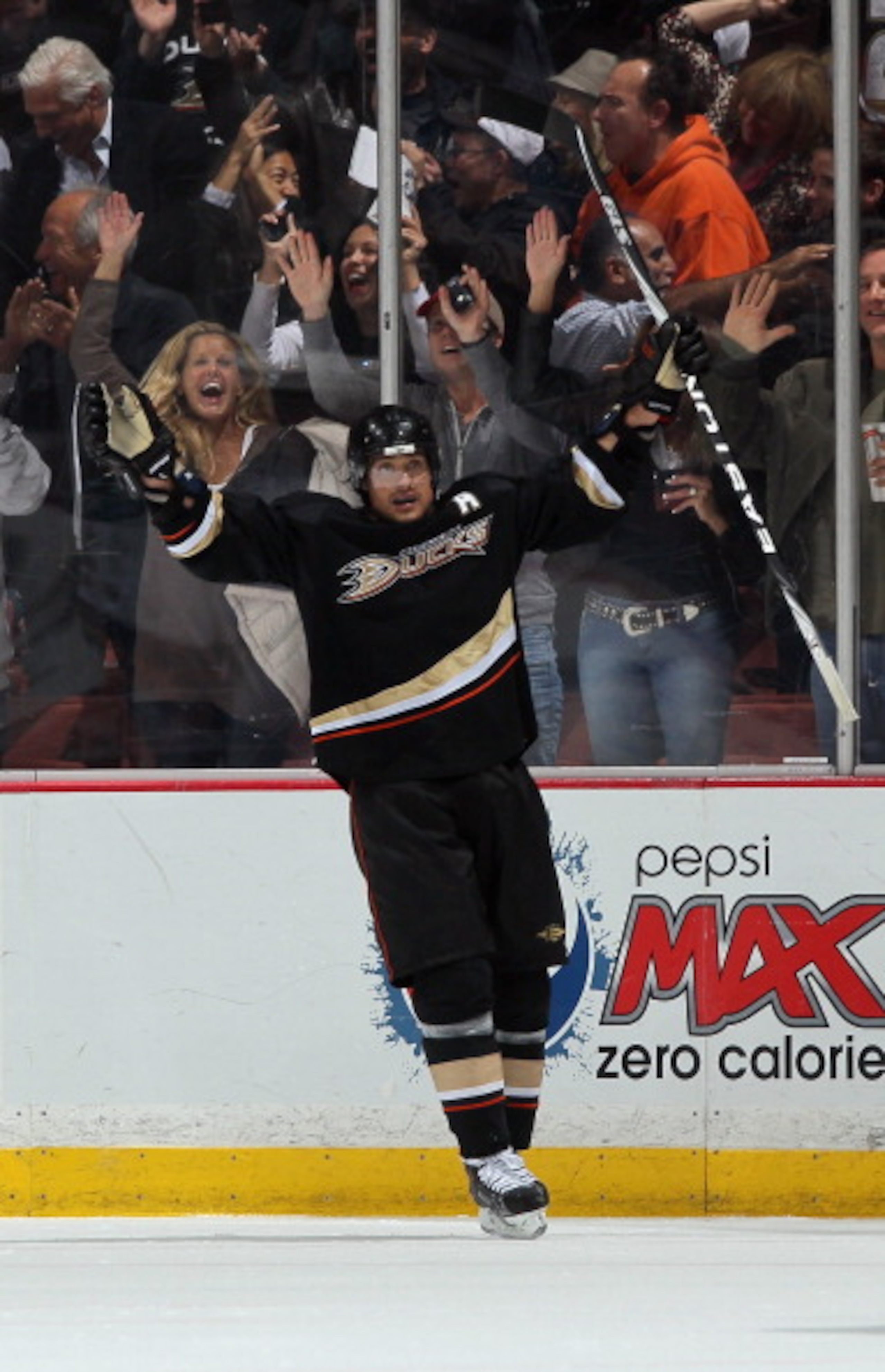 ANAHEIM, CA - APRIL 06:  Teemu Selanne #8 of the Anaheim Ducks celebrates his second period goal against the San Jose Sharks at Honda Center on April 6, 2011 in Anaheim, California.  (Photo by Jeff Gross/Getty Images)