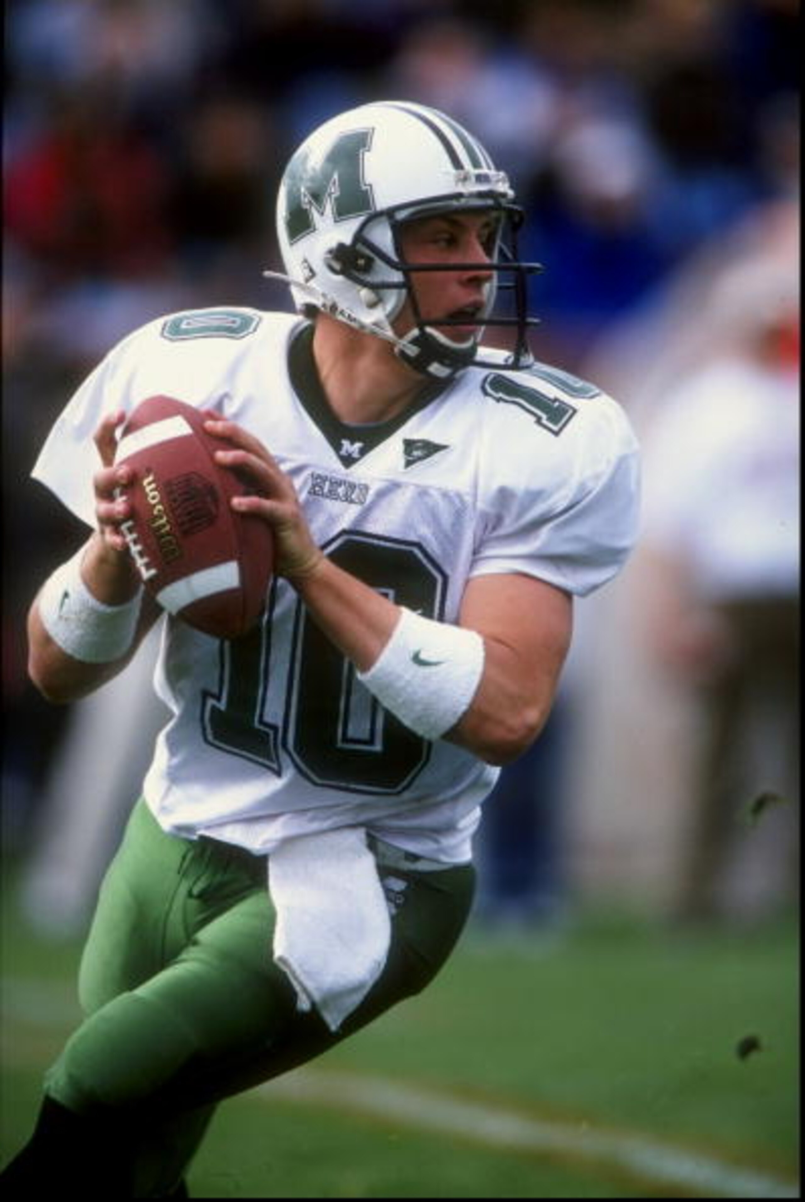 31 Oct 1998:  Quarterback Chad Pennington #10 of the Marshall Thundering Herd drops back to pass during a game against the Bowling Green Falcons at Doyt L. Perry Field in Bowling Green, Ohio. The Falcons defeated the Thundering Herd 34-13. Mandatory Credi