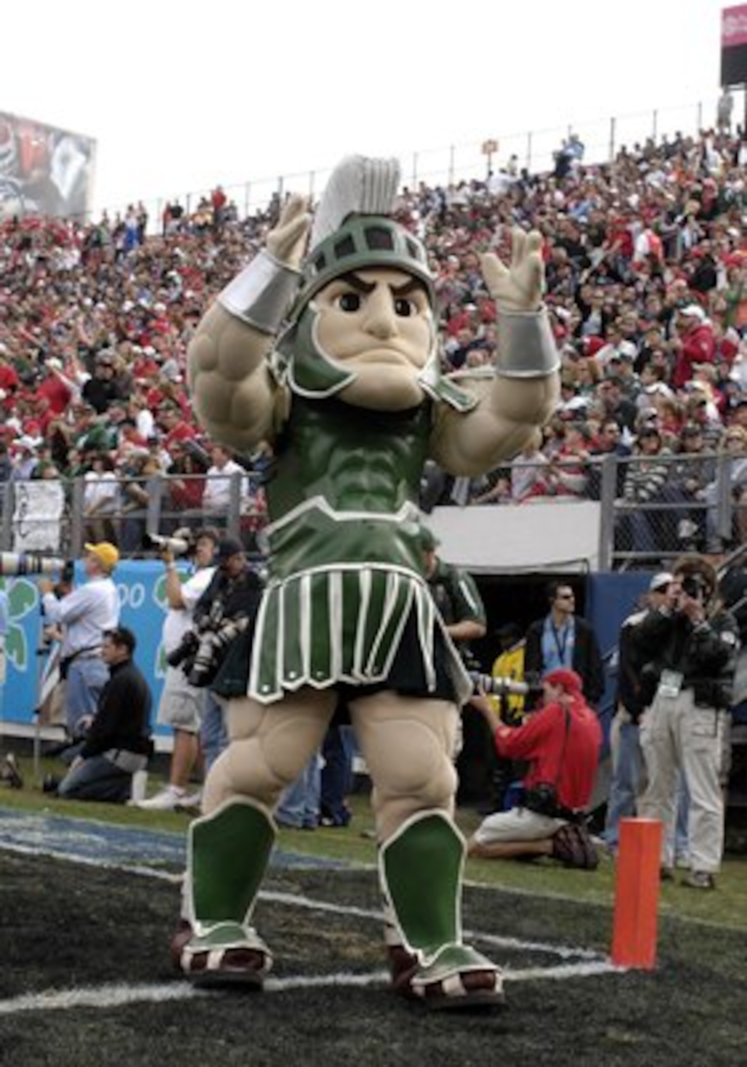 ORLANDO, FL - JANUARY 1: Sparty, mascot of the Michigan State Spartans cheers play against the Georgia Bulldogs at the 2009 Capital One Bowl at the Citrus Bowl on January 1, 2009 in Orlando, Florida.  (Photo by Al Messerschmidt/Getty Images)