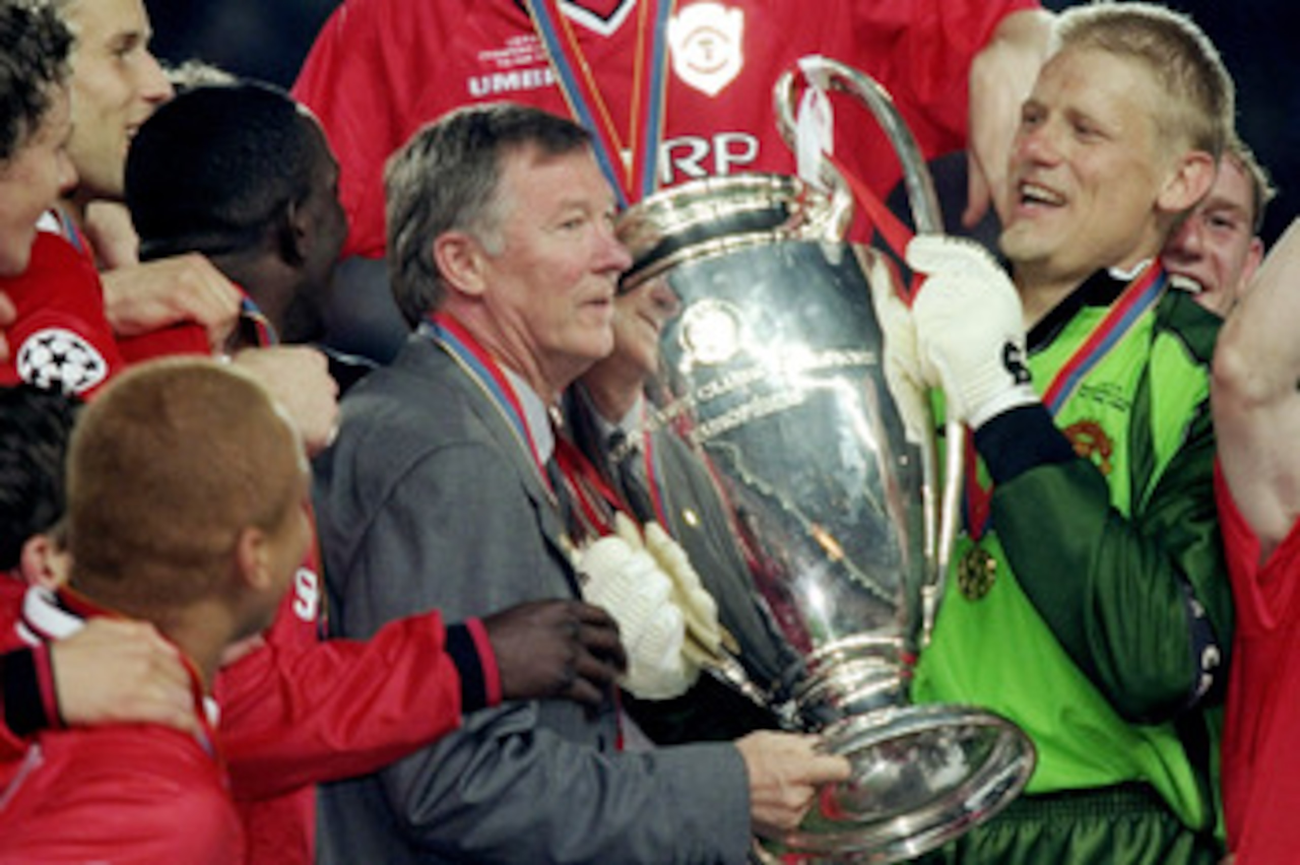 26 May 1999:  Manchester United manager Alex Ferguson and keeper Peter Schmeichel with the trophy after a 2-1 victory over Bayern Munich in the UEFA Champions League Final at the Nou Camp in Barcelona, Spain.  \ Mandatory Credit: Phil Cole /Allsport
