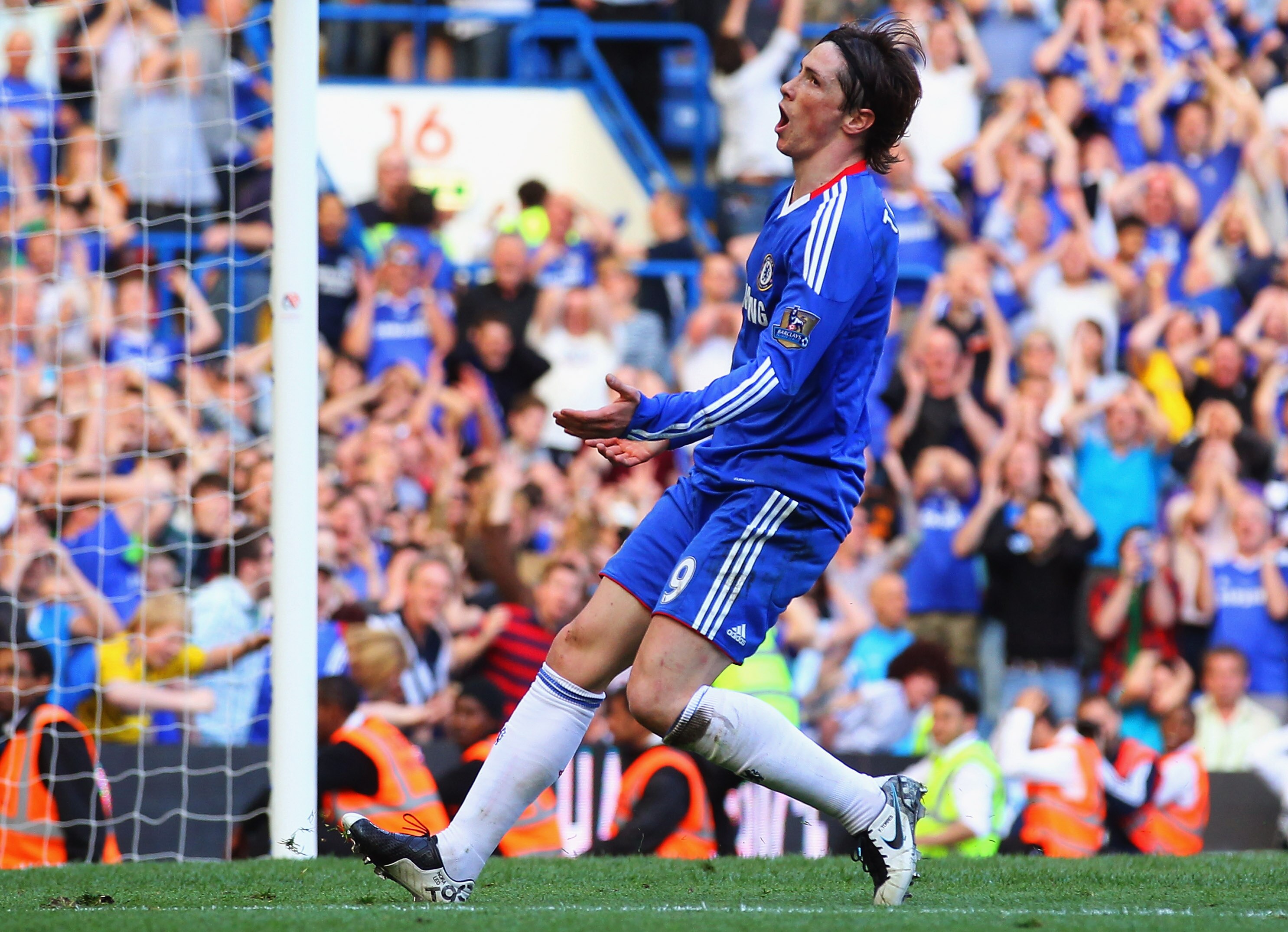 LONDON, ENGLAND - APRIL 09:  Fernando Torres of Chelsea reacts following a missed chance during the Barclays Premier League match between Chelsea and Wigan Athletic at Stamford Bridge on April 9, 2011 in London, England.  (Photo by Clive Rose/Getty Images