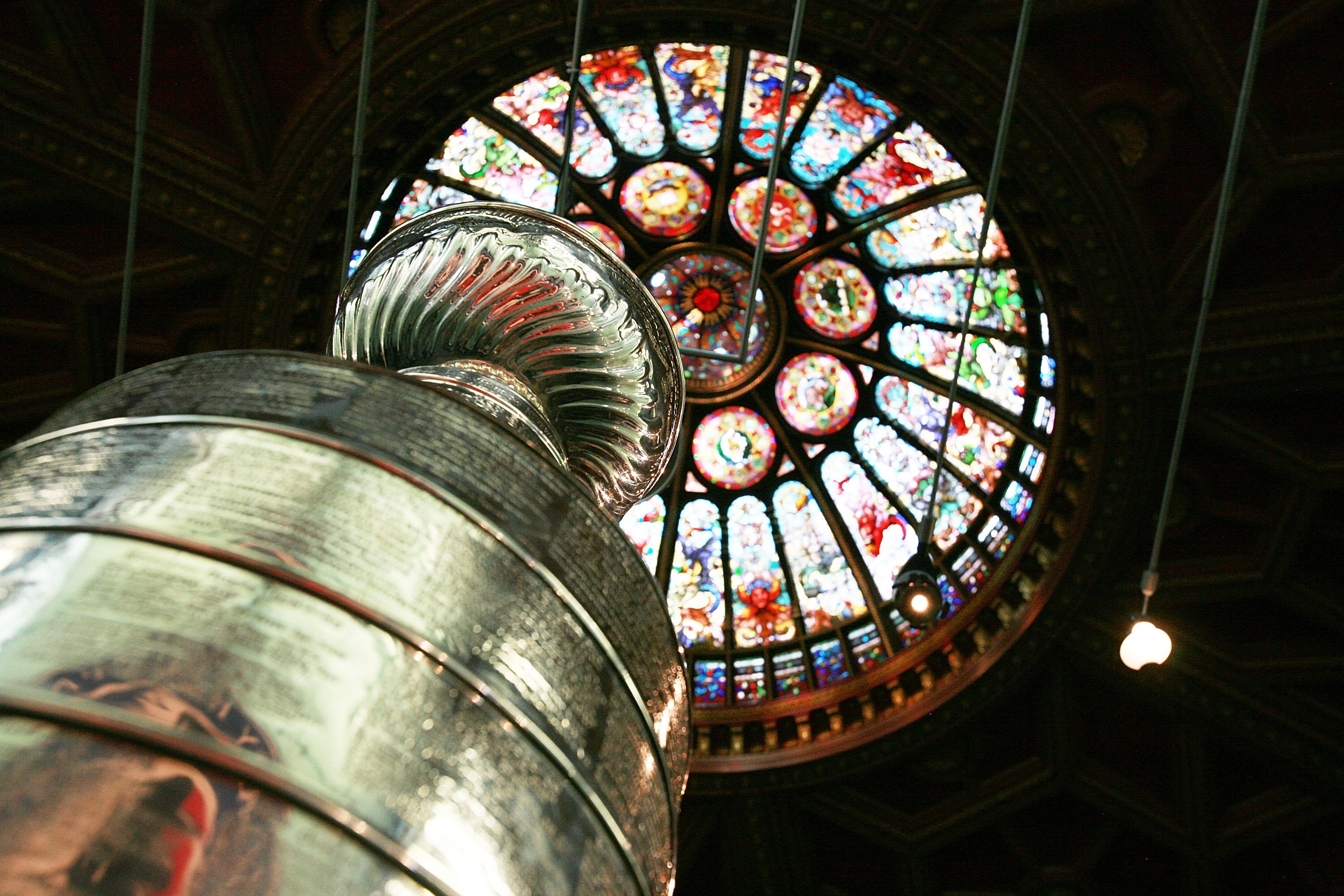 TORONTO, ON - NOVEMBER 09:  The Stanley Cup on display in the Great Hall at the Hockey Hall of Fame on November 9, 2009 in Toronto, Canada.  (Photo by Bruce Bennett/Getty Images)