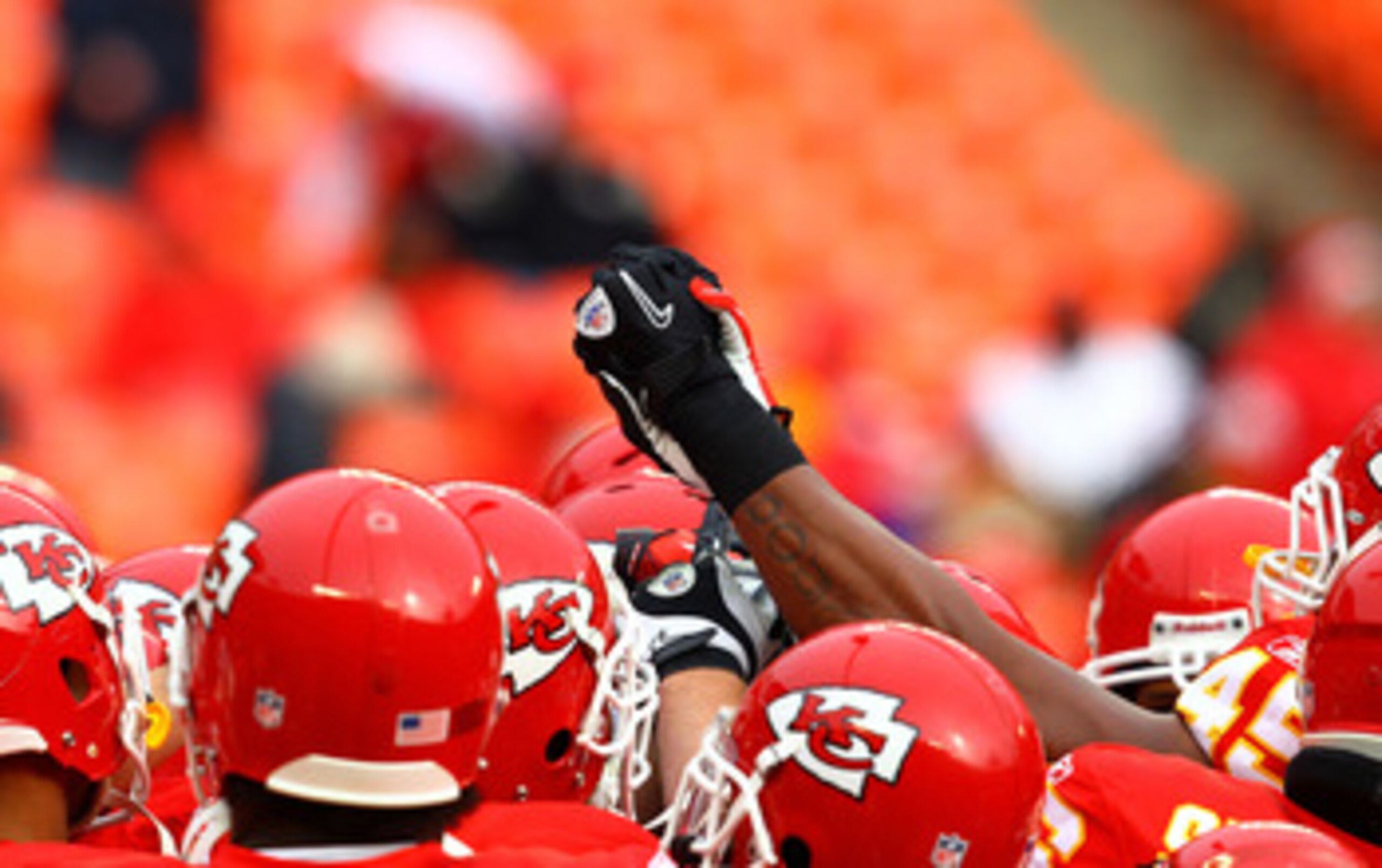 KANSAS CITY, MO - JANUARY 09: The Kansas City Chiefs huddle together prior to playing the Baltimore Ravens in their 2011 AFC wild card playoff game at Arrowhead Stadium on January 9, 2011 in Kansas City, Missouri. (Photo by Dilip Vishwanat/Getty Images) KANSAS CITY, MO - JANUARY 09: The Kansas City Chiefs huddle together prior to playing the Baltimore Ravens in their 2011 AFC wild card playoff game at Arrowhead Stadium on January 9, 2011 in Kansas City, Missouri. (Photo by Dilip Vishwanat/Getty Images)