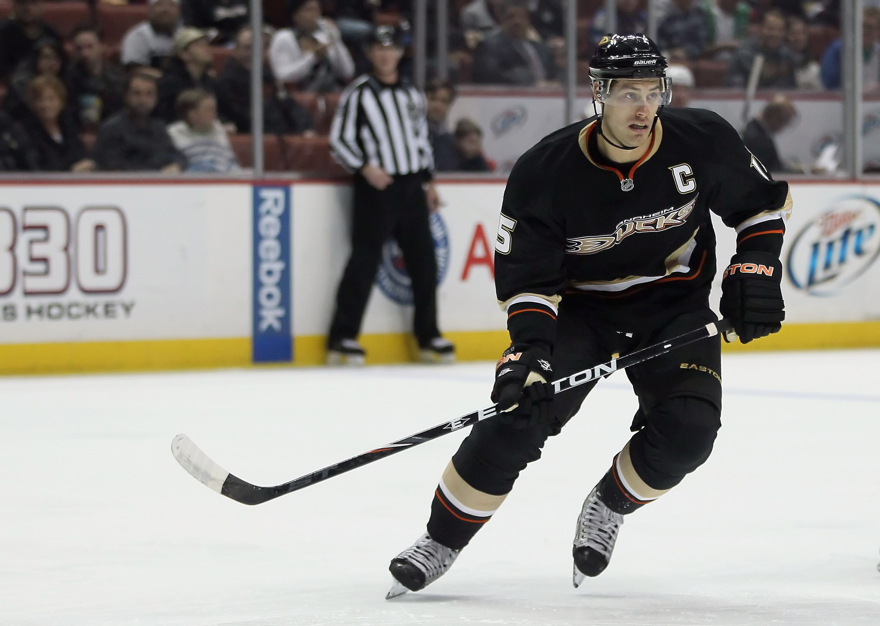 ANAHEIM, CA - FEBRUARY 27:  Ryan Getzlaf #15 of the Anaheim Ducks skates against the Colorado Avalanche at Honda Center on February 27, 2011 in Anaheim, California.  (Photo by Jeff Gross/Getty Images)